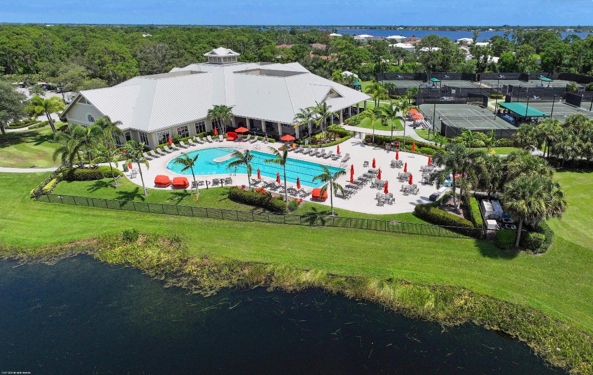 1512 NW Sweet Bay Circle