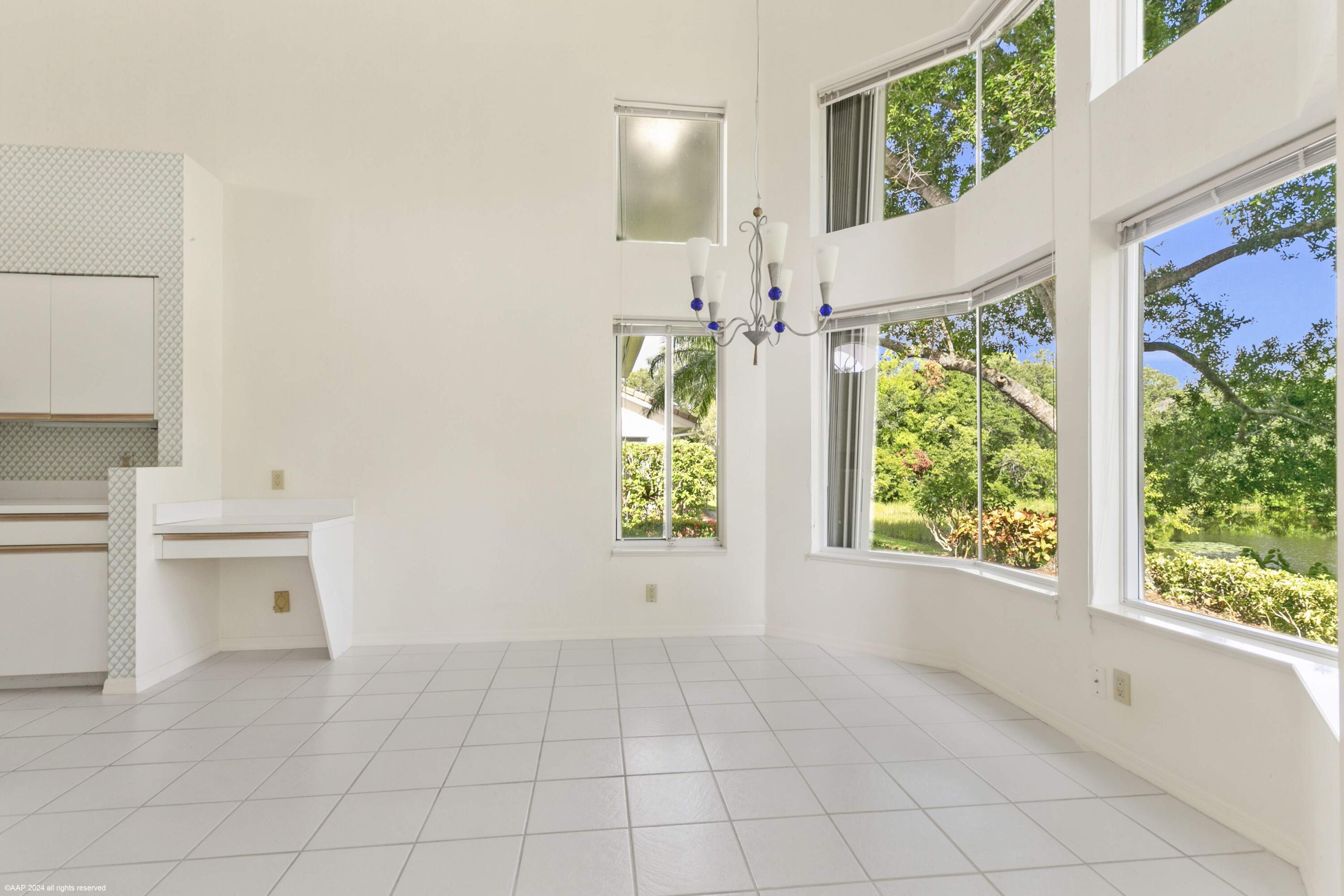 1512 NW Sweet Bay Circle