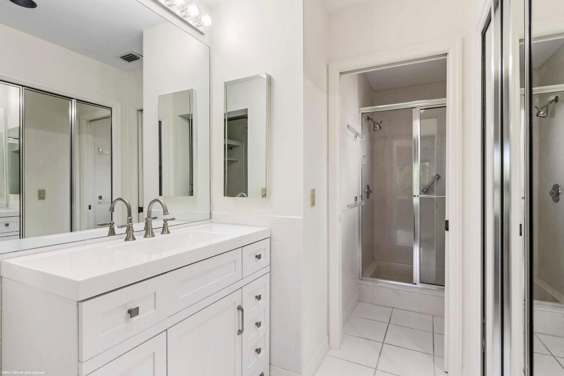 1512 NW Sweet Bay Circle