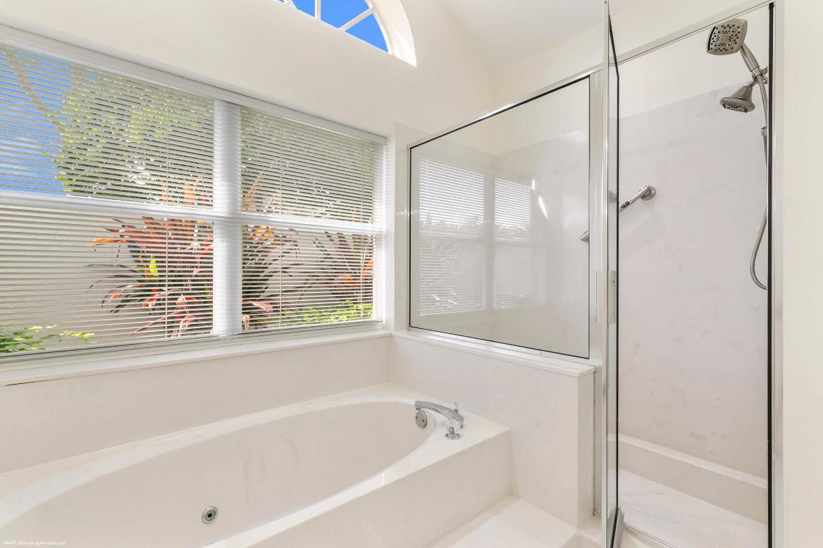 1512 NW Sweet Bay Circle