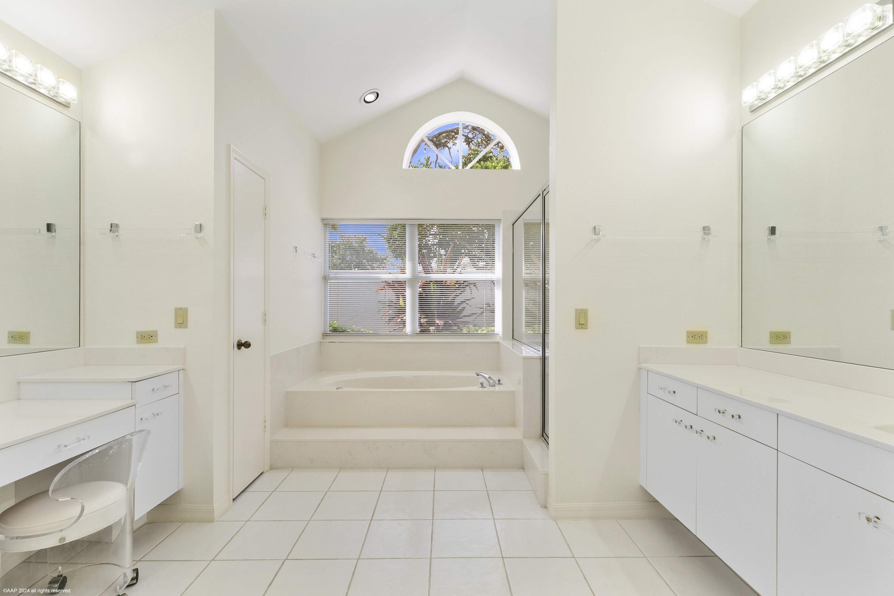 1512 NW Sweet Bay Circle