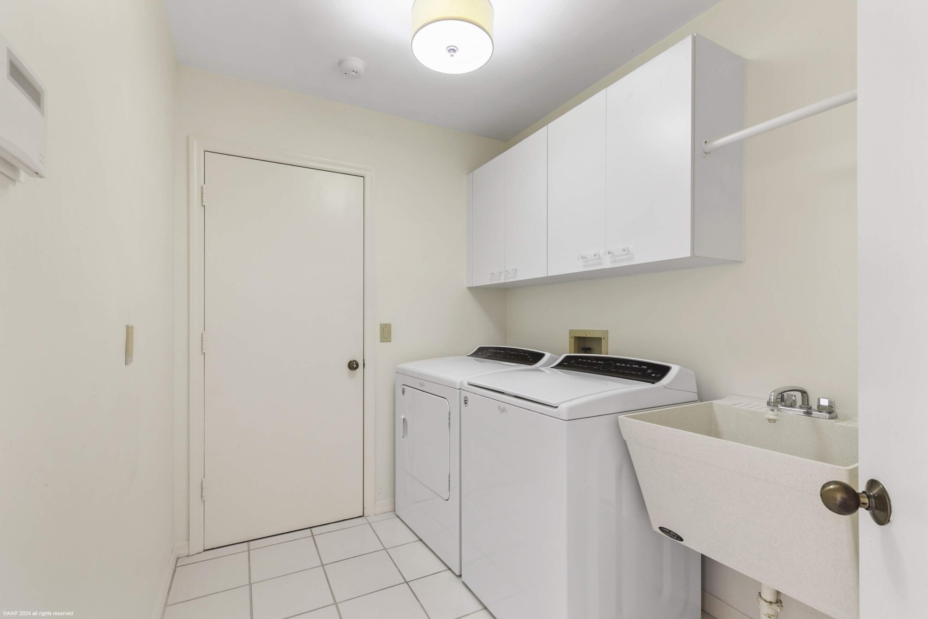 1512 NW Sweet Bay Circle