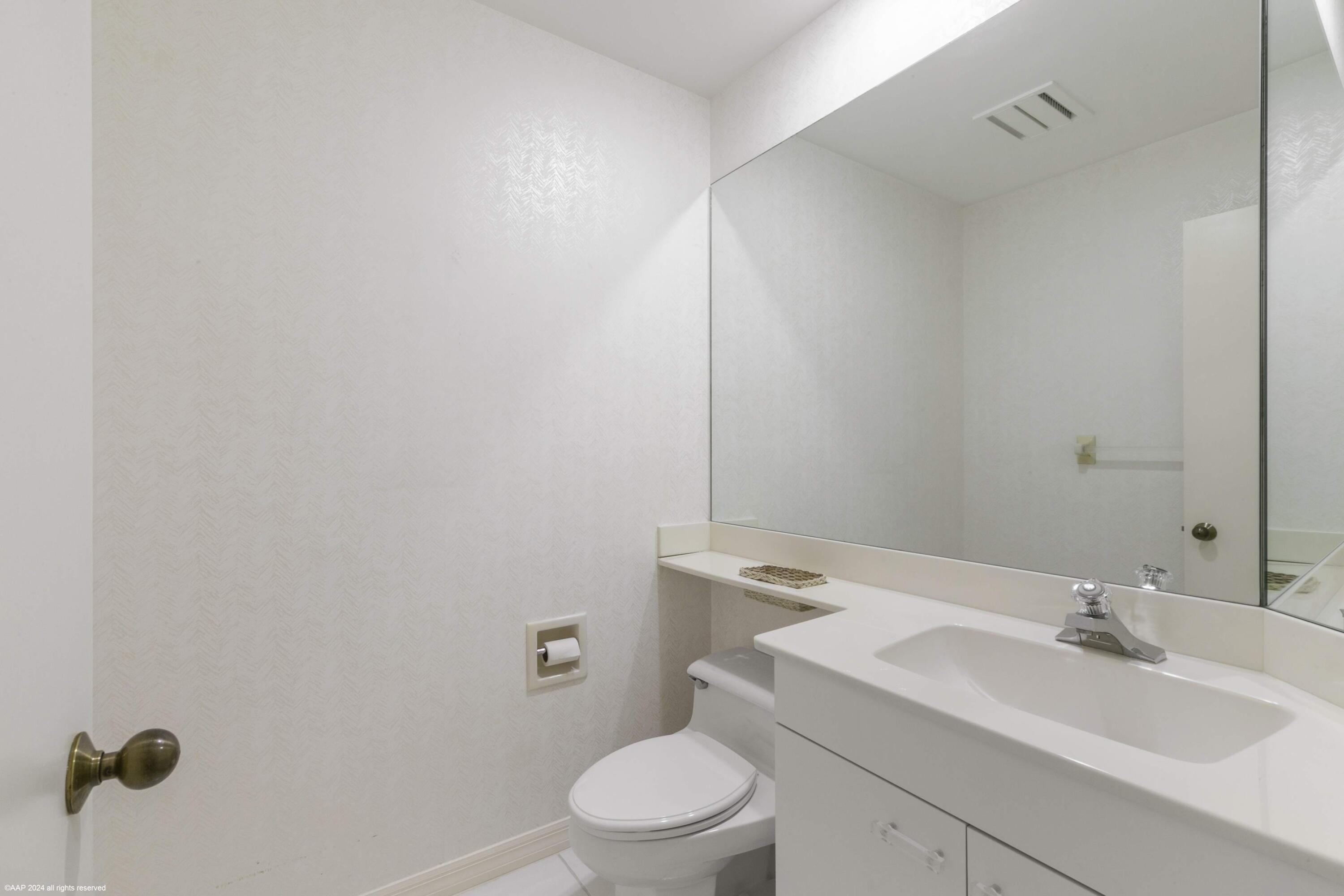 1512 NW Sweet Bay Circle