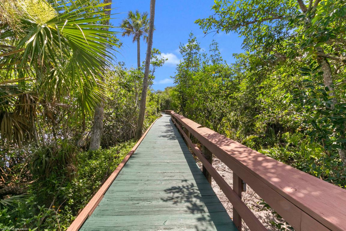 1512 NW Sweet Bay Circle