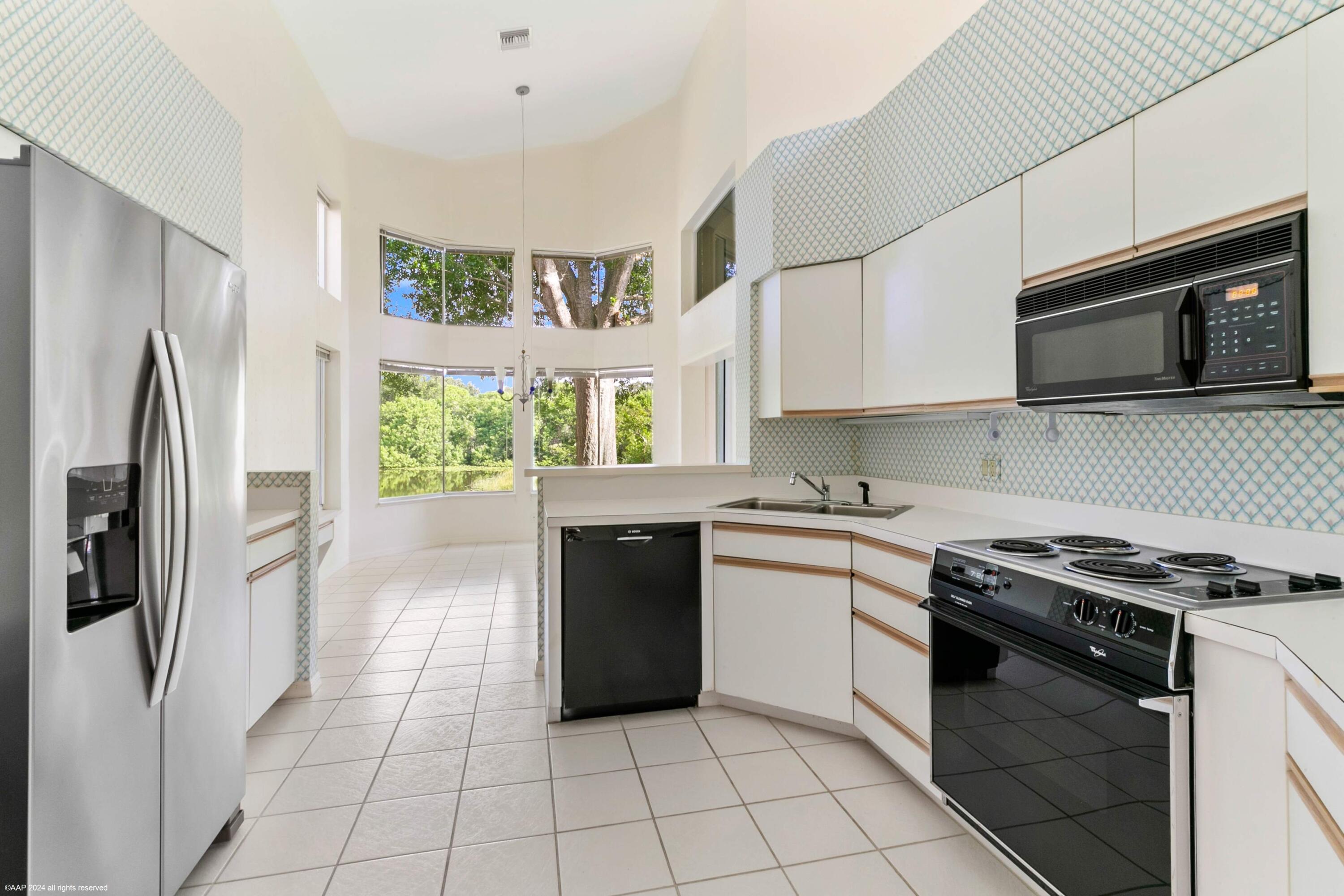 1512 NW Sweet Bay Circle