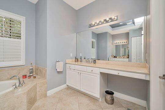 2176 NW Diamond Creek Way