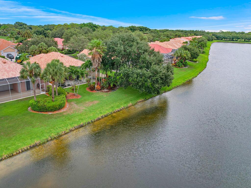 1466 SW Eagleglen Place