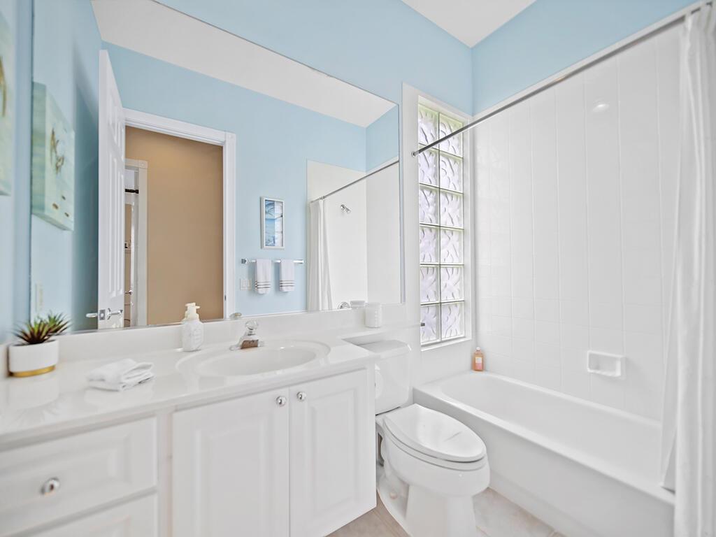 1466 SW Eagleglen Place