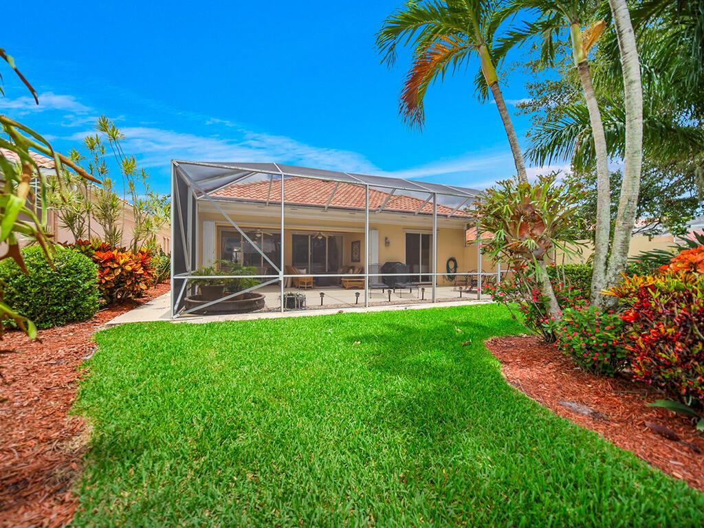 1466 SW Eagleglen Place