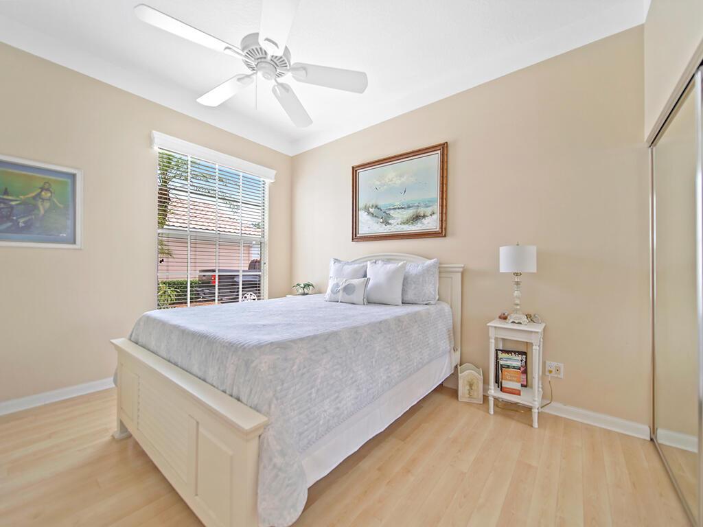 1466 SW Eagleglen Place