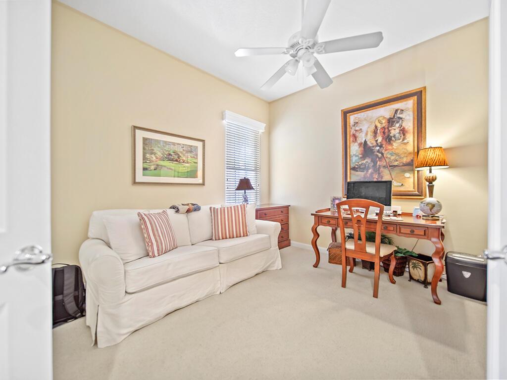 1466 SW Eagleglen Place