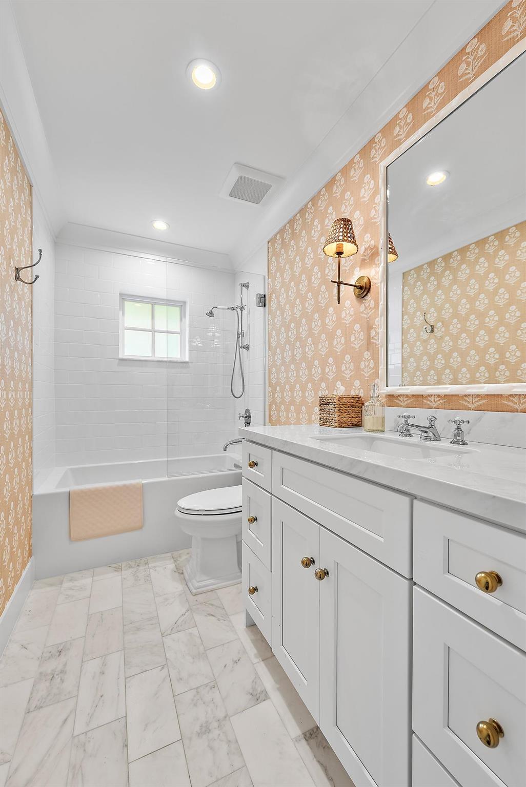 168 SE Turtle Creek Drive