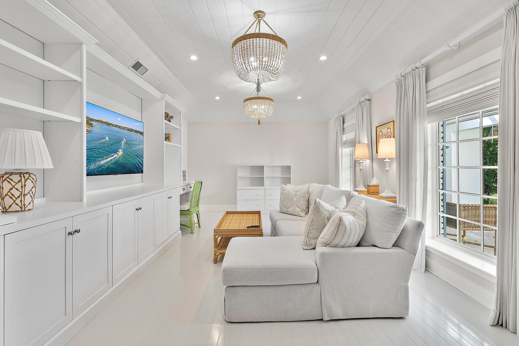 168 SE Turtle Creek Drive