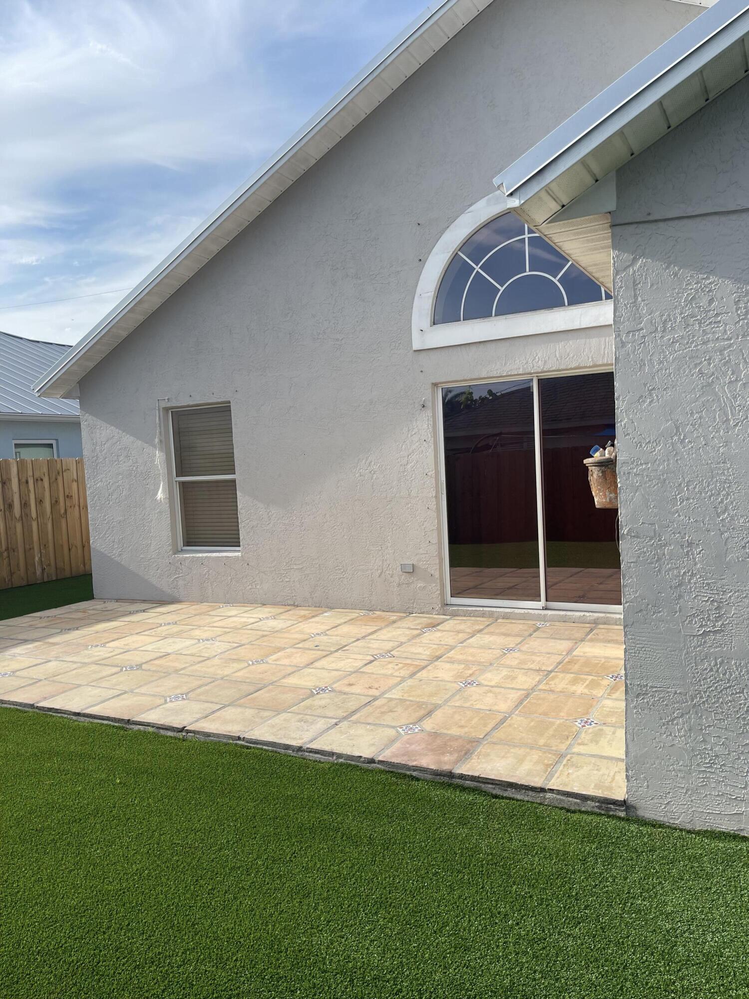 6167 Lauderdale Street