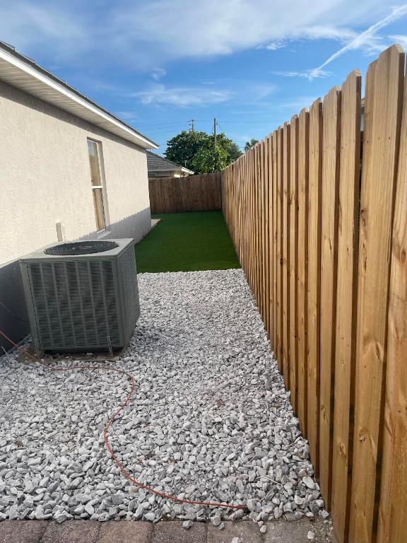 6167 Lauderdale Street