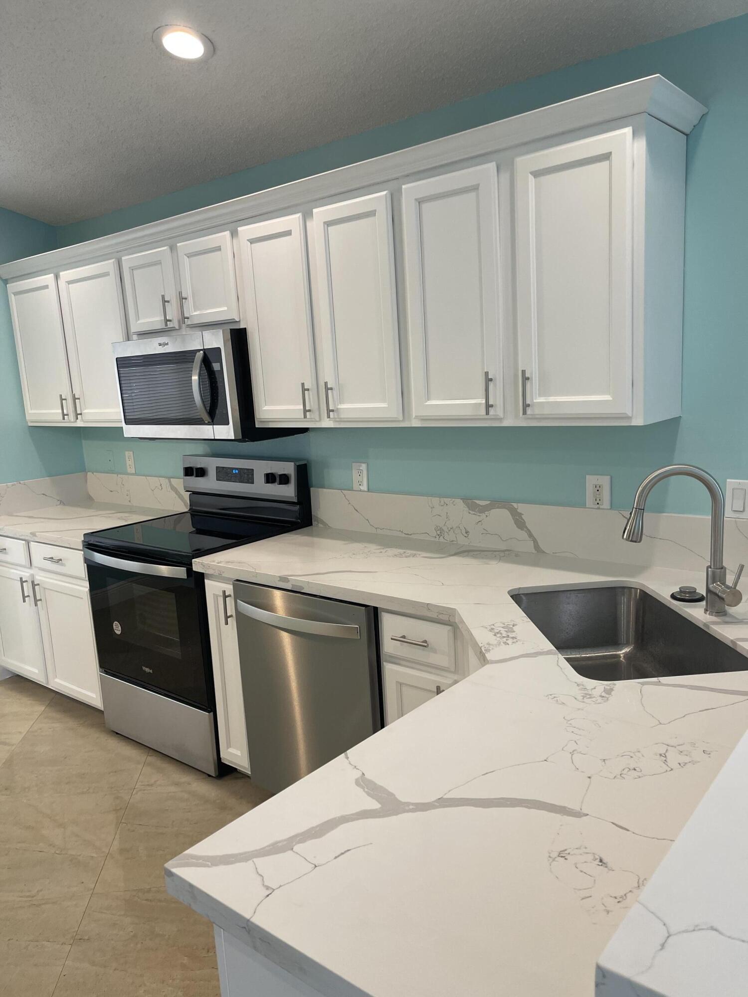 6167 Lauderdale Street