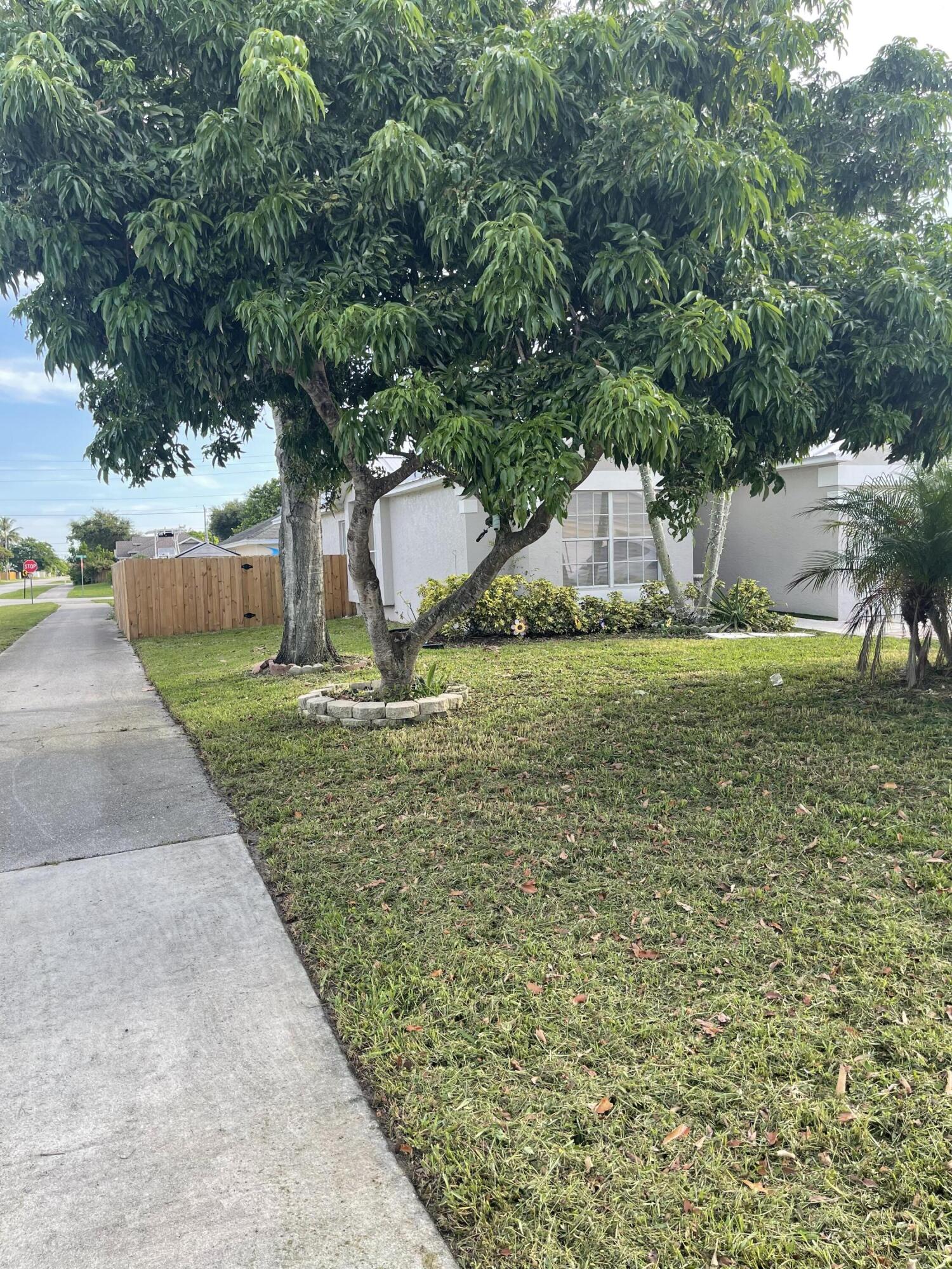 6167 Lauderdale Street