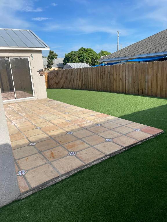 6167 Lauderdale Street