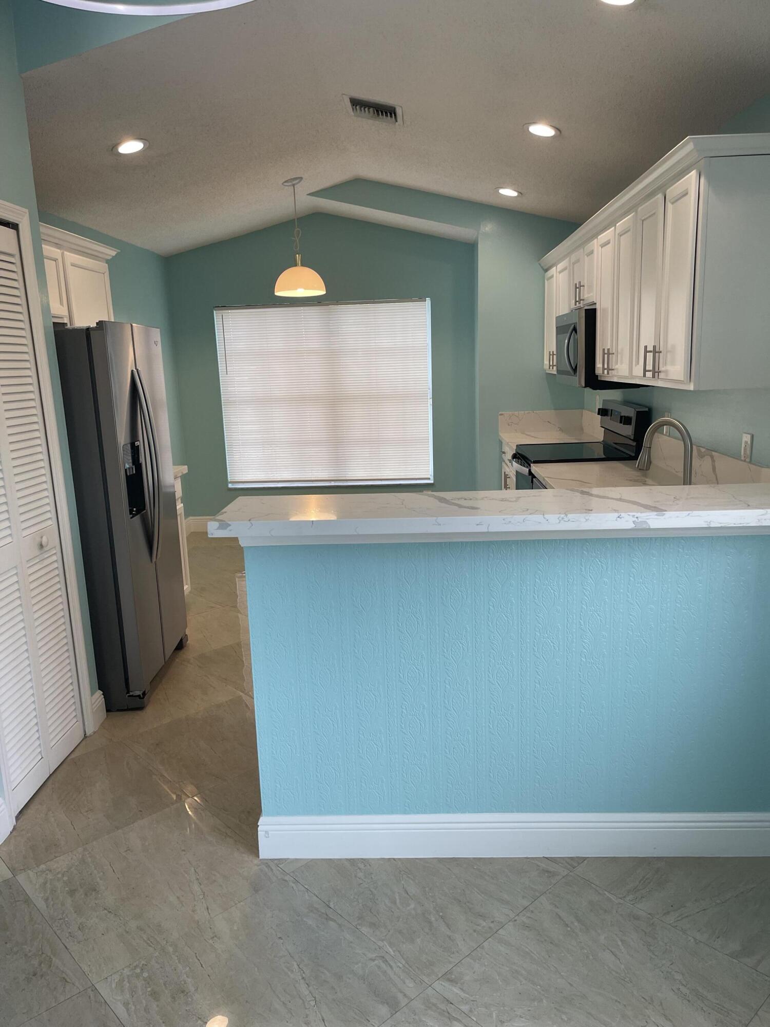 6167 Lauderdale Street