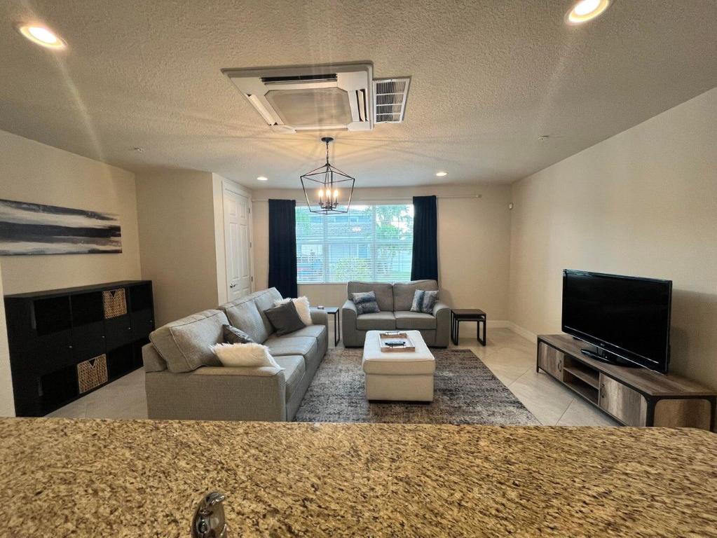 1080 S Community Drive