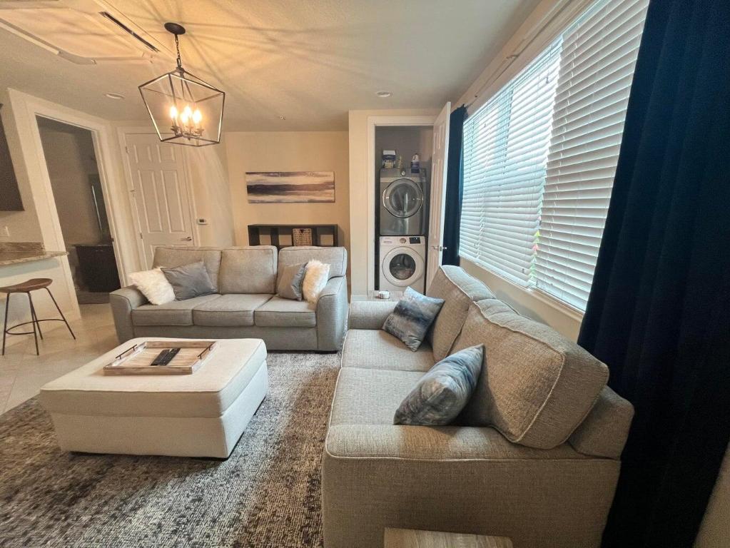 1080 S Community Drive