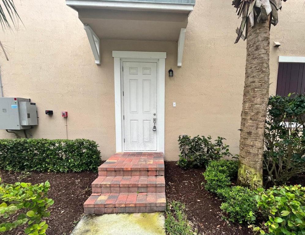 1080 S Community Drive