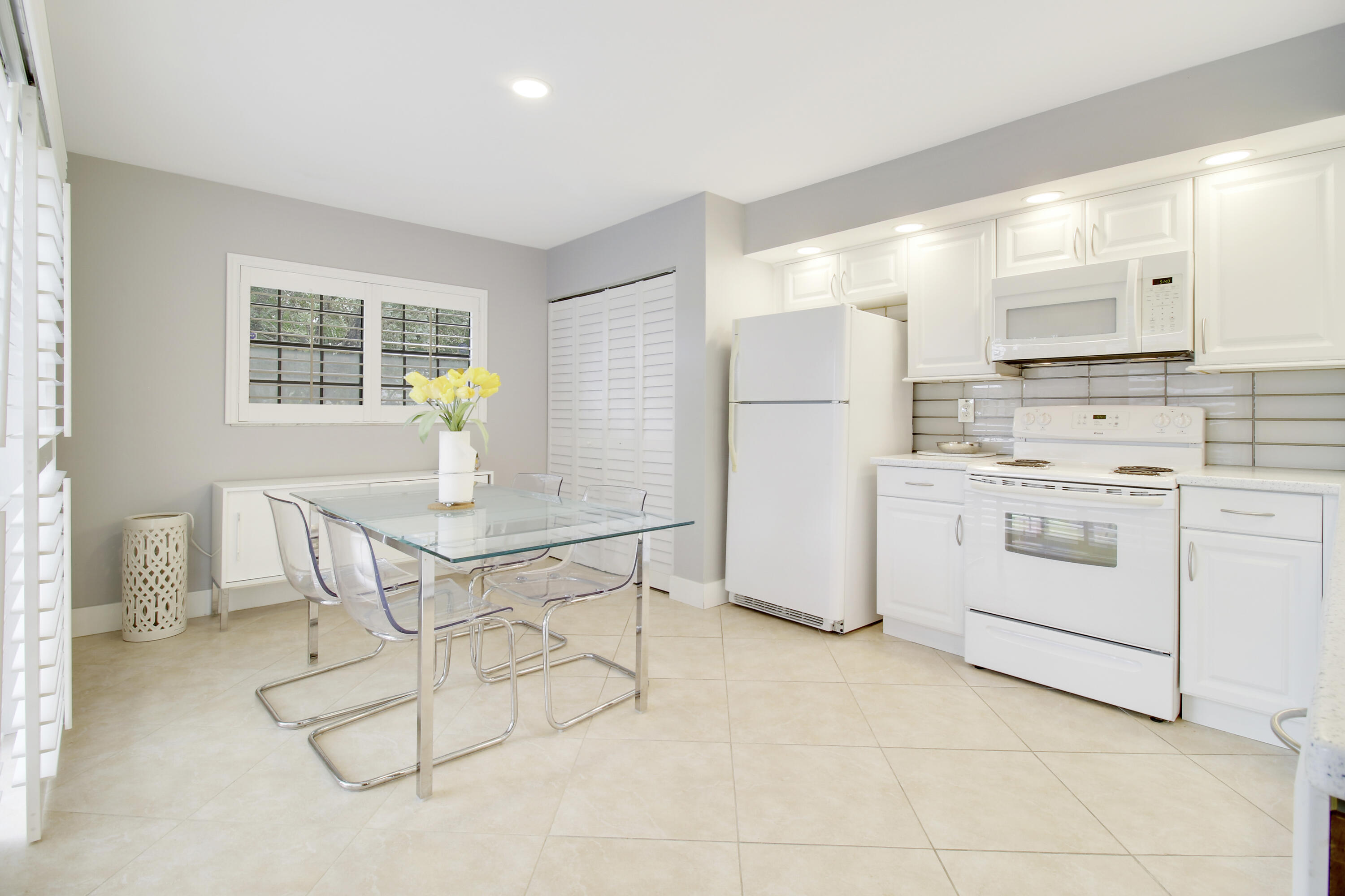 377 Prestwick Lane 2