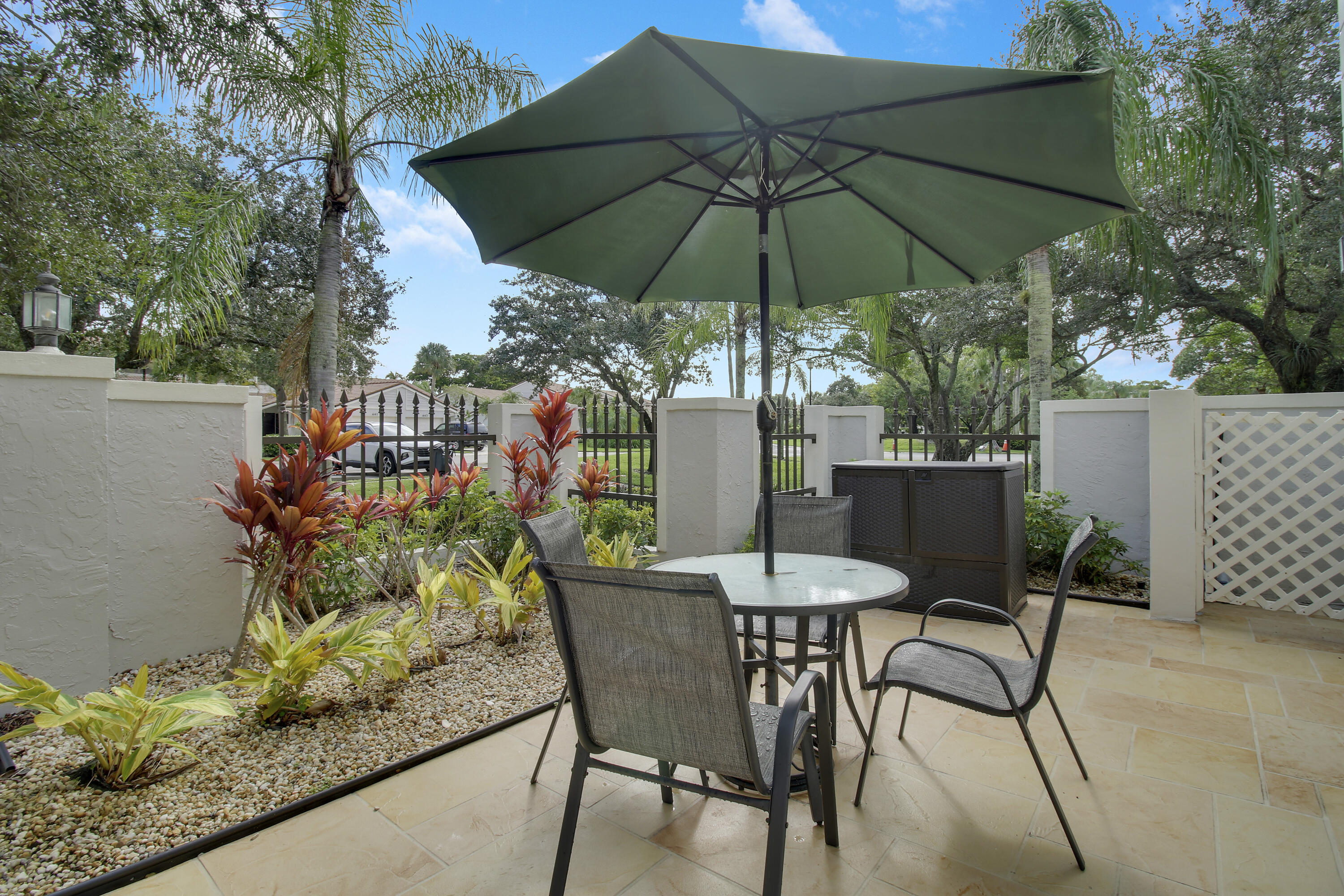 377 Prestwick Lane 2