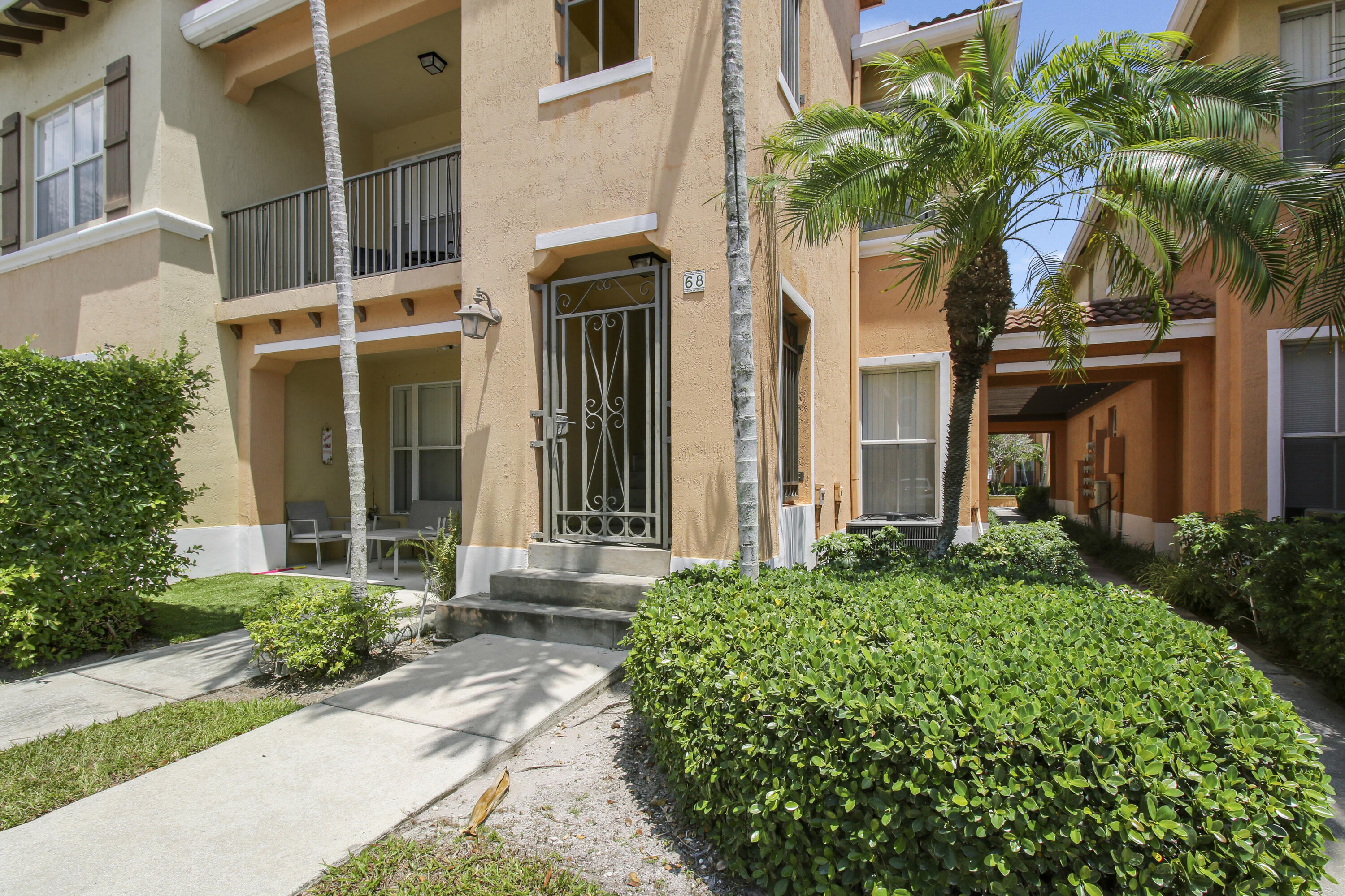 3561 Forest Hill Boulevard 68