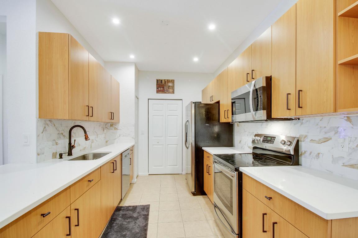 3561 Forest Hill Boulevard 68