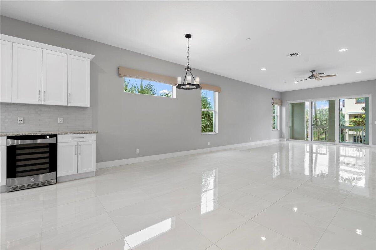 7118 Edison Place