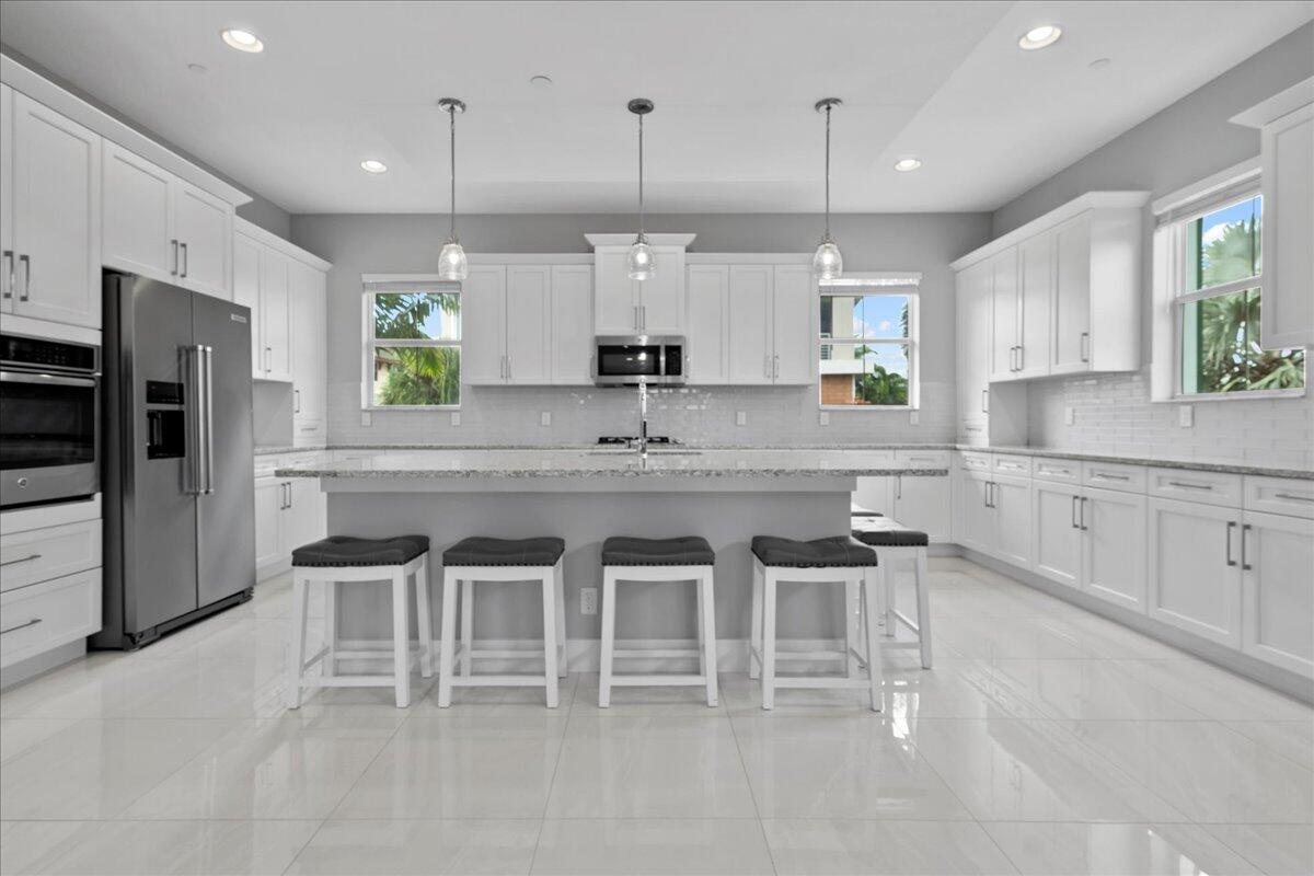 7118 Edison Place