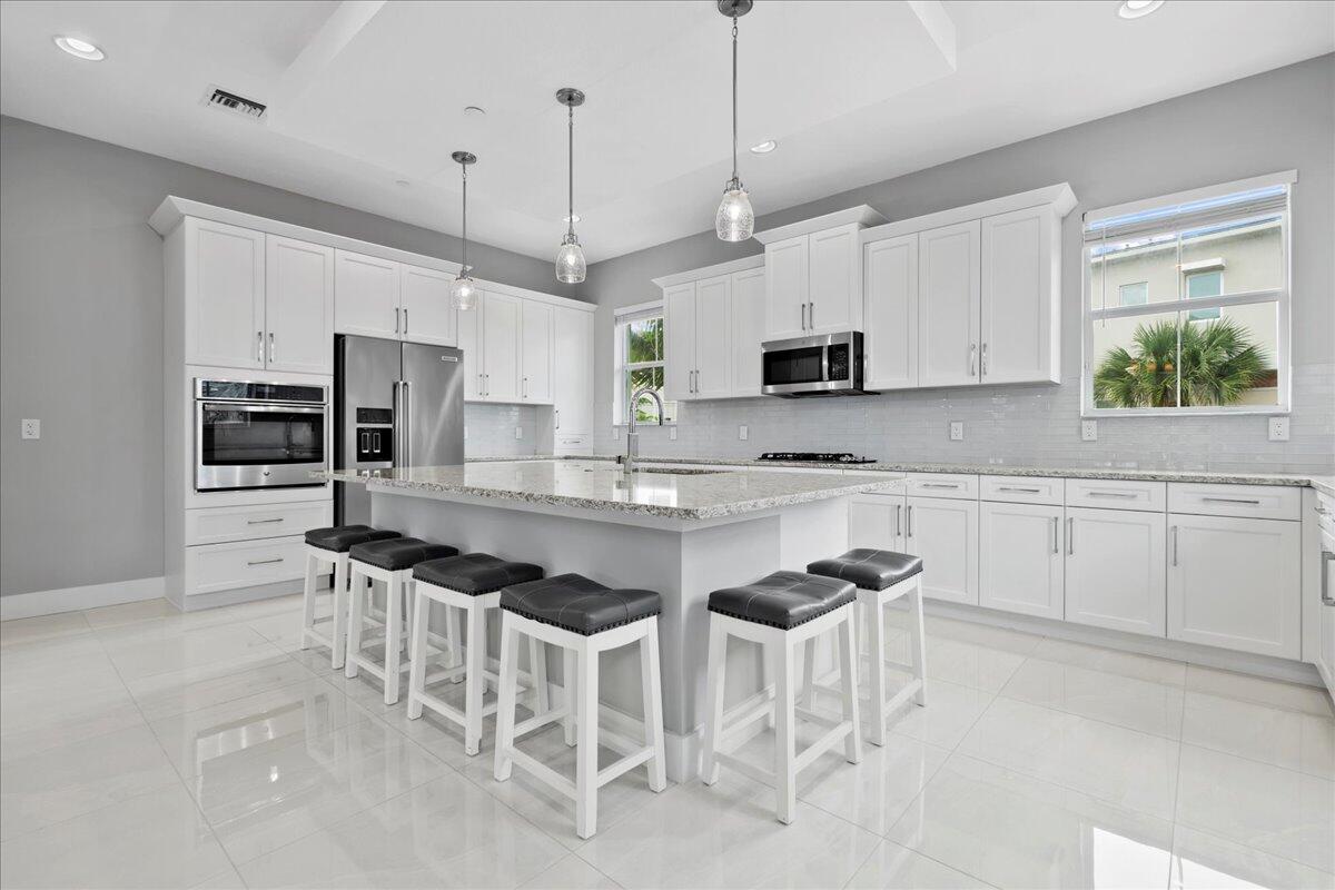 7118 Edison Place