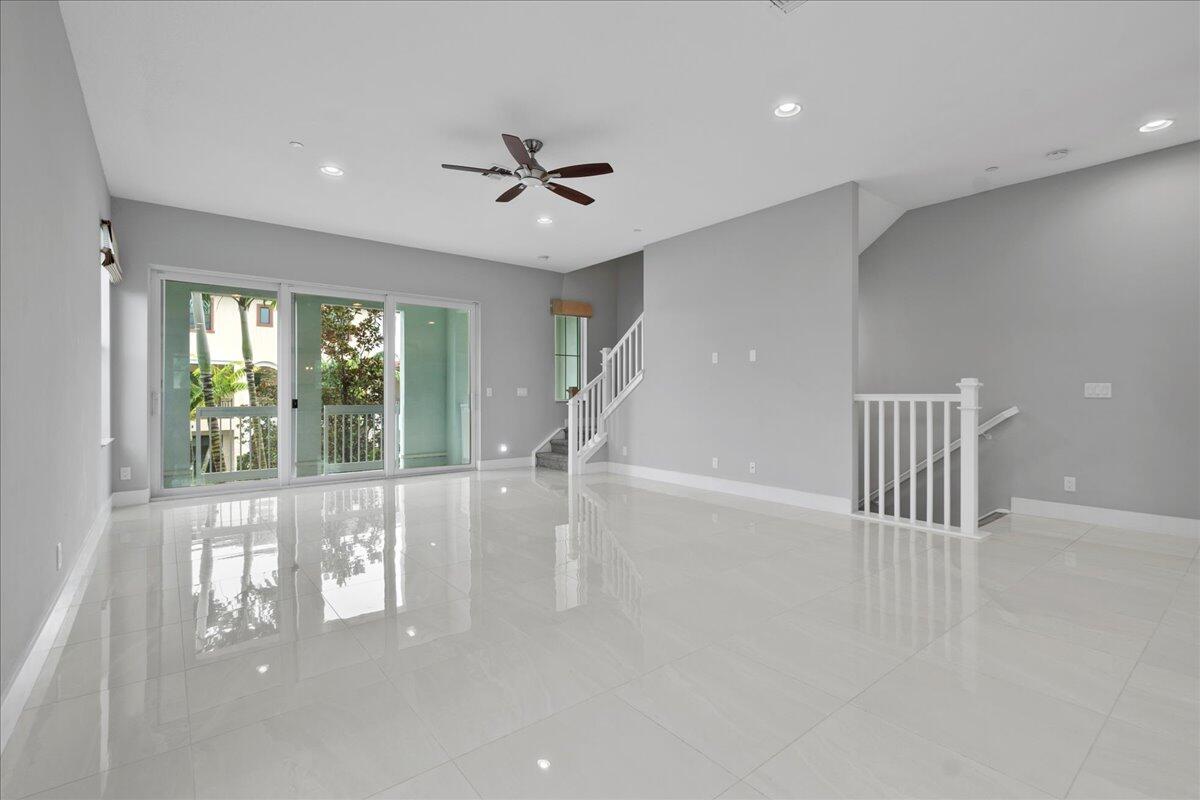 7118 Edison Place