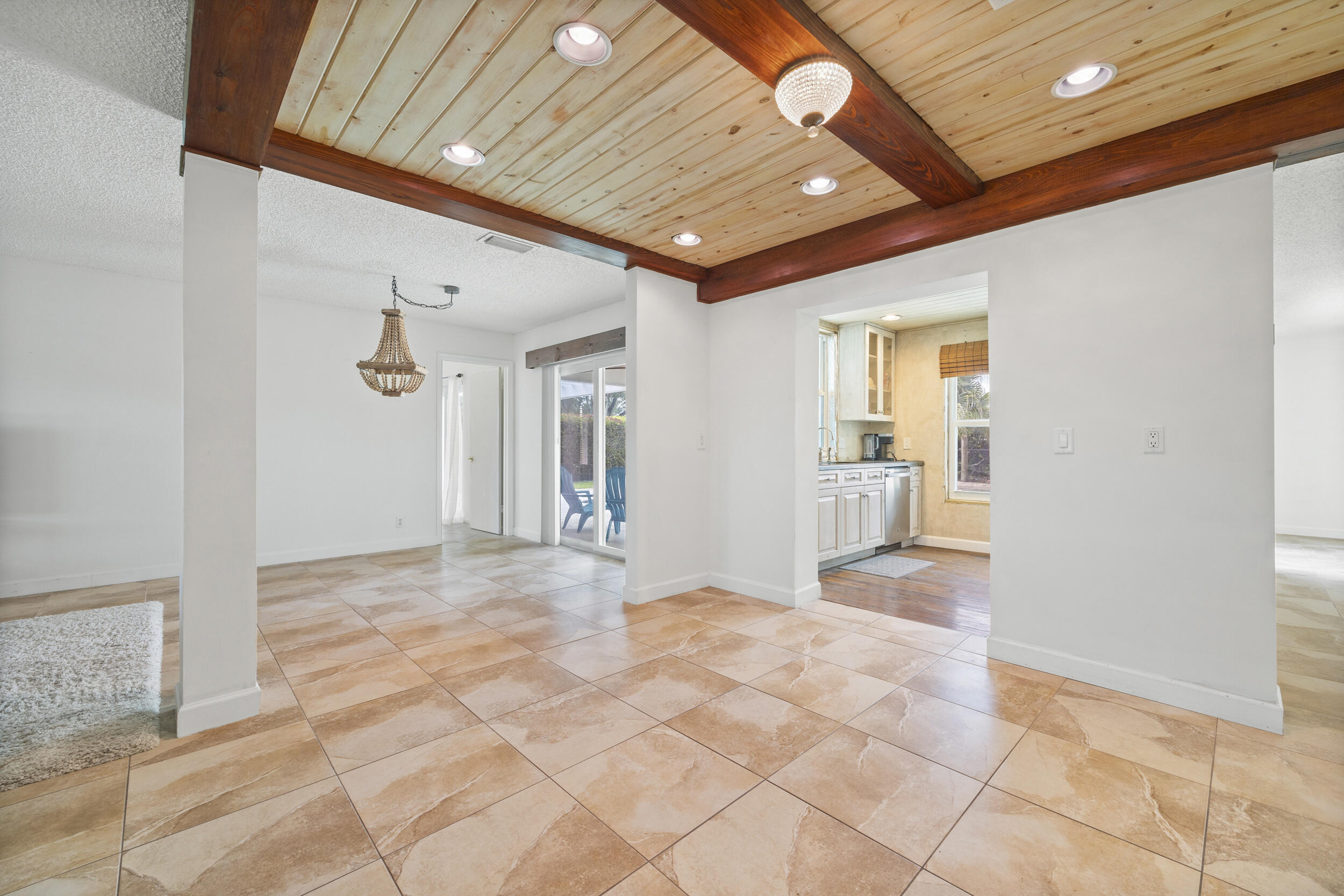 83 Fairview W