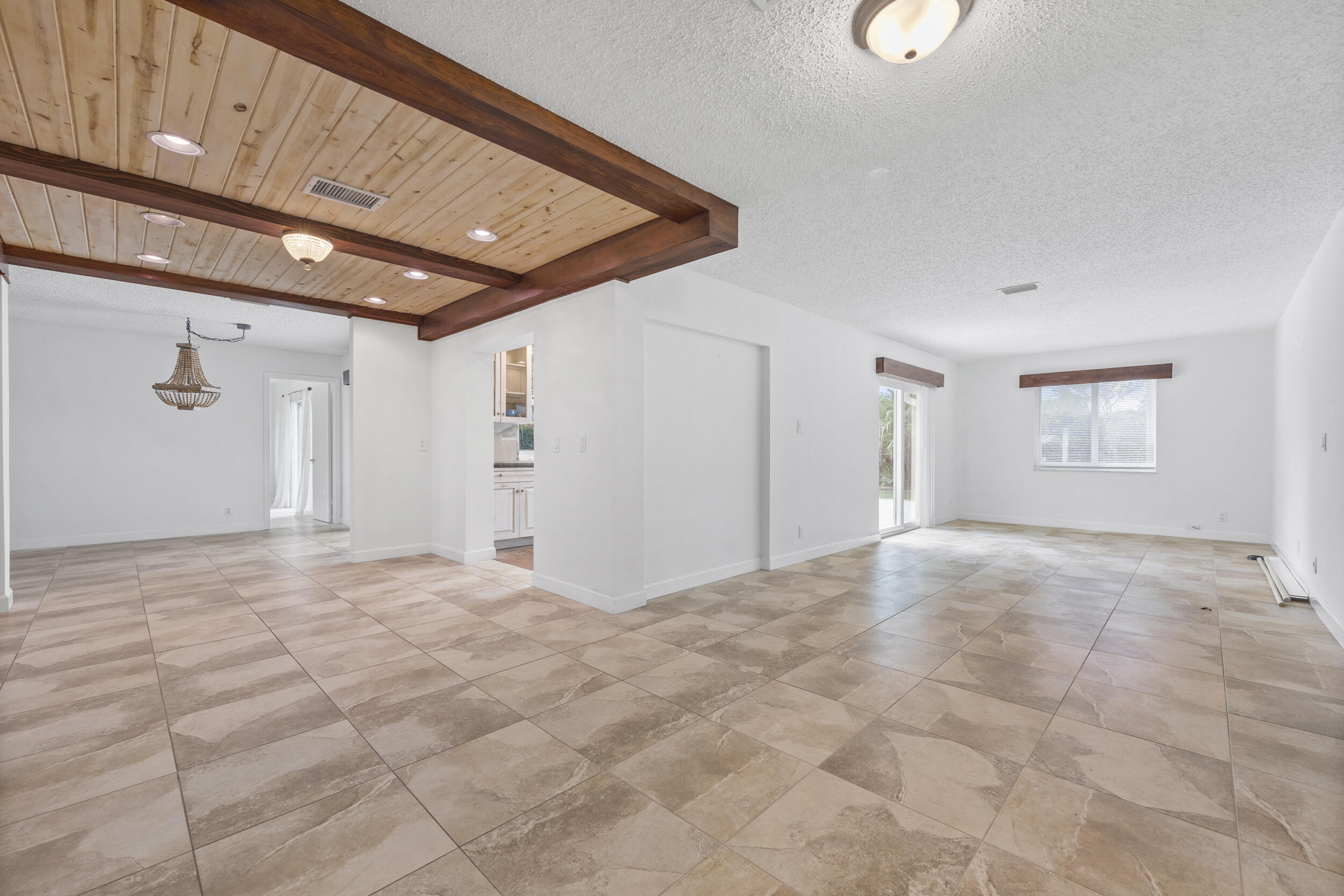 83 Fairview W