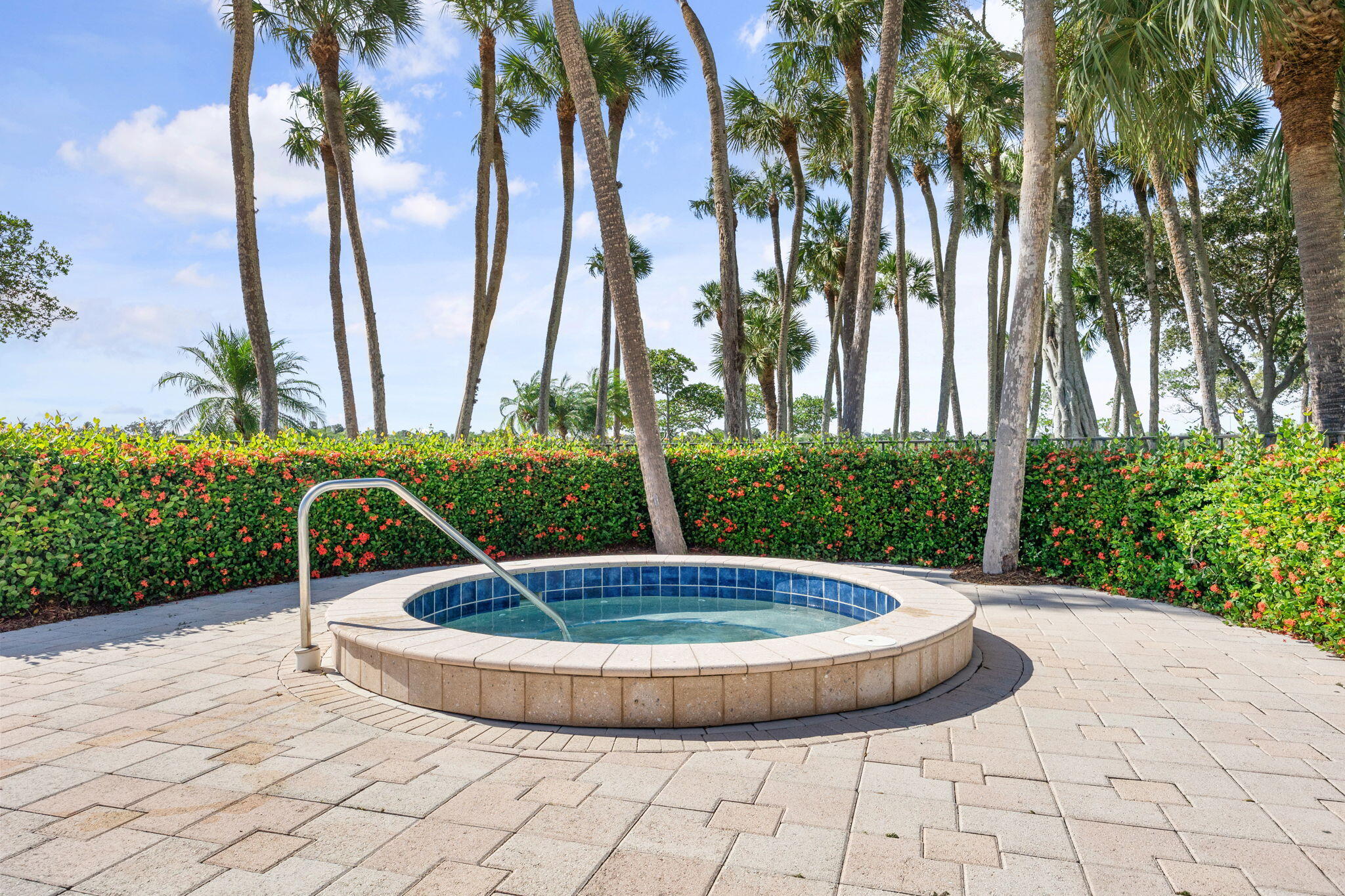 1000 N Us Highway 1 An402