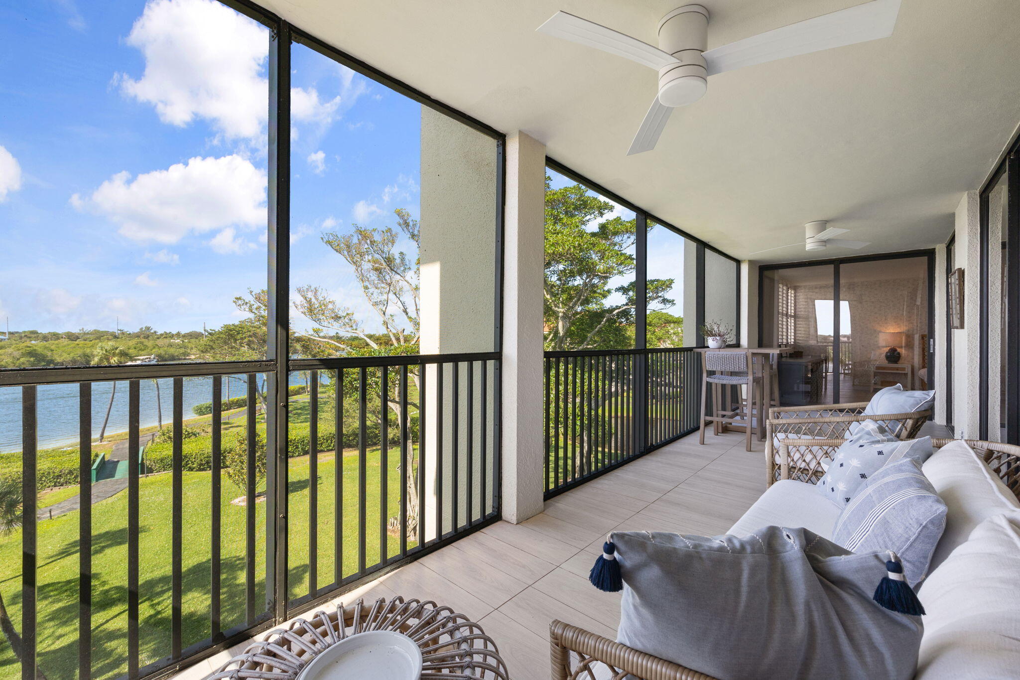 1000 N Us Highway 1 An402