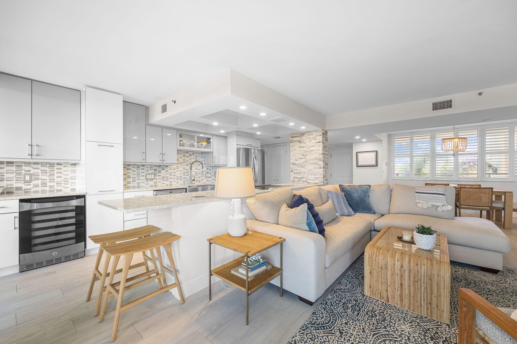 1000 N Us Highway 1 An402