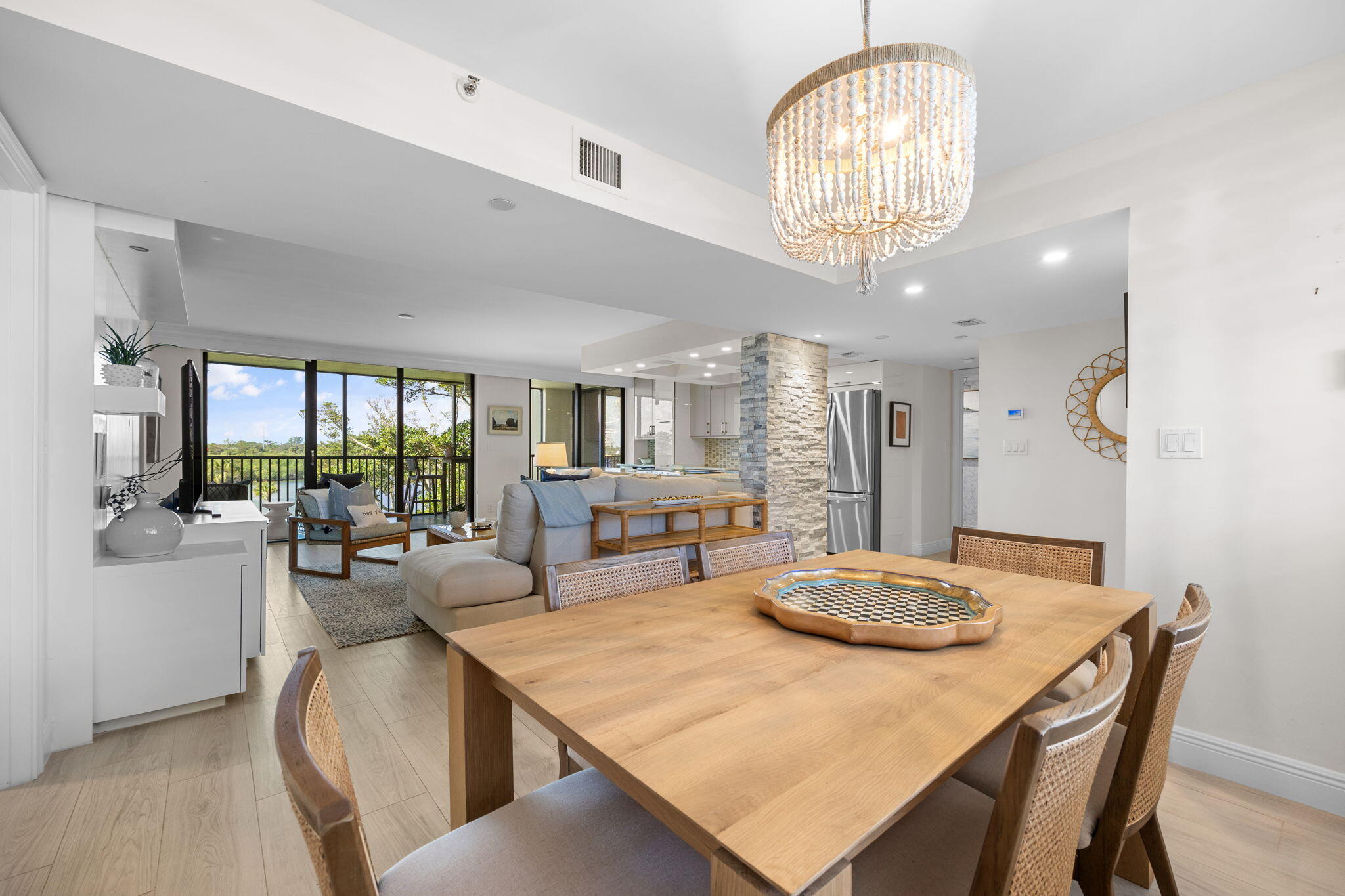 1000 N Us Highway 1 An402