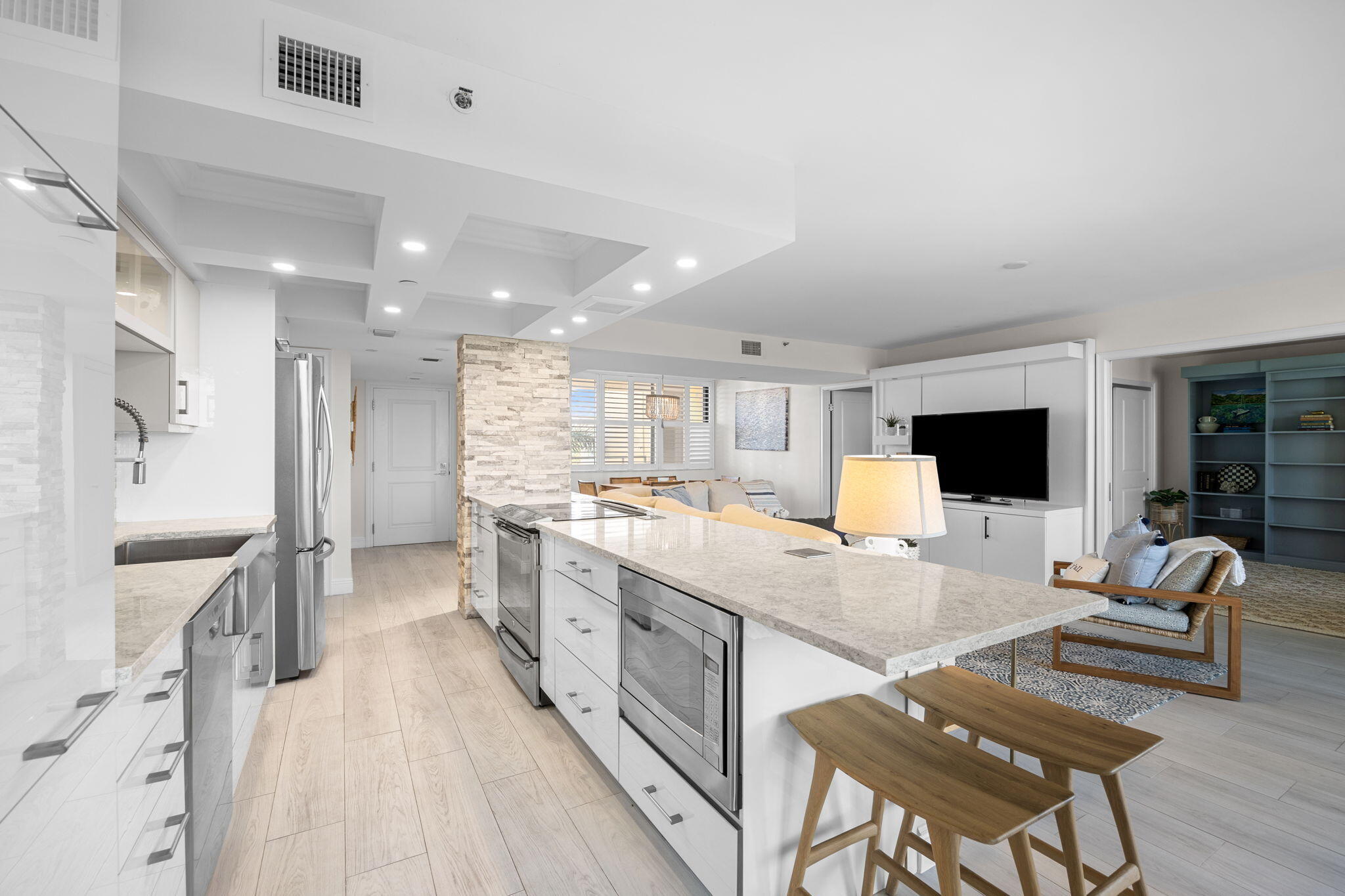 1000 N Us Highway 1 An402