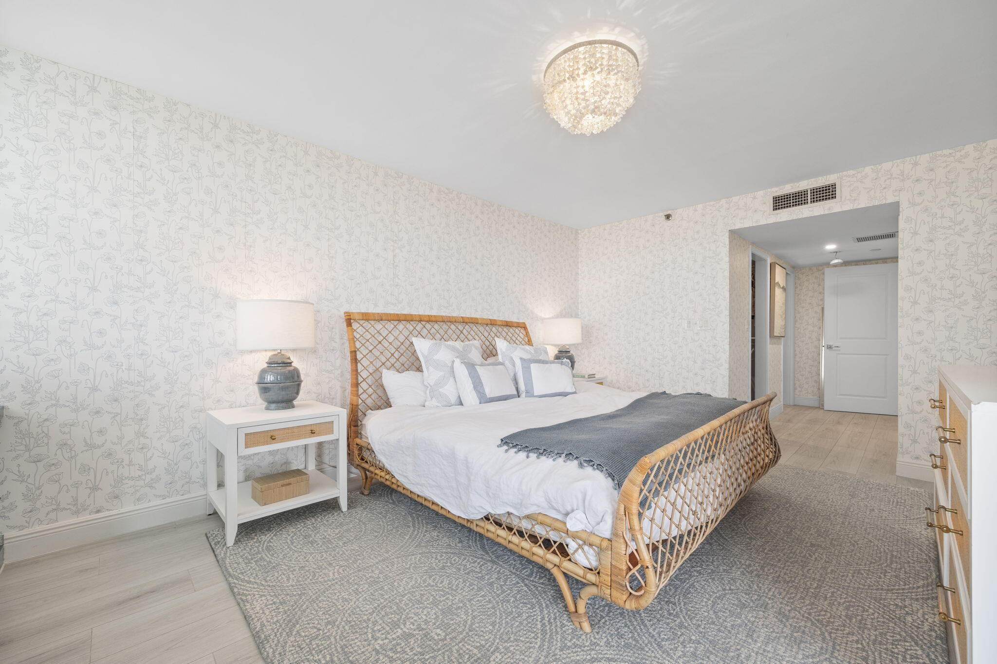 1000 N Us Highway 1 An402