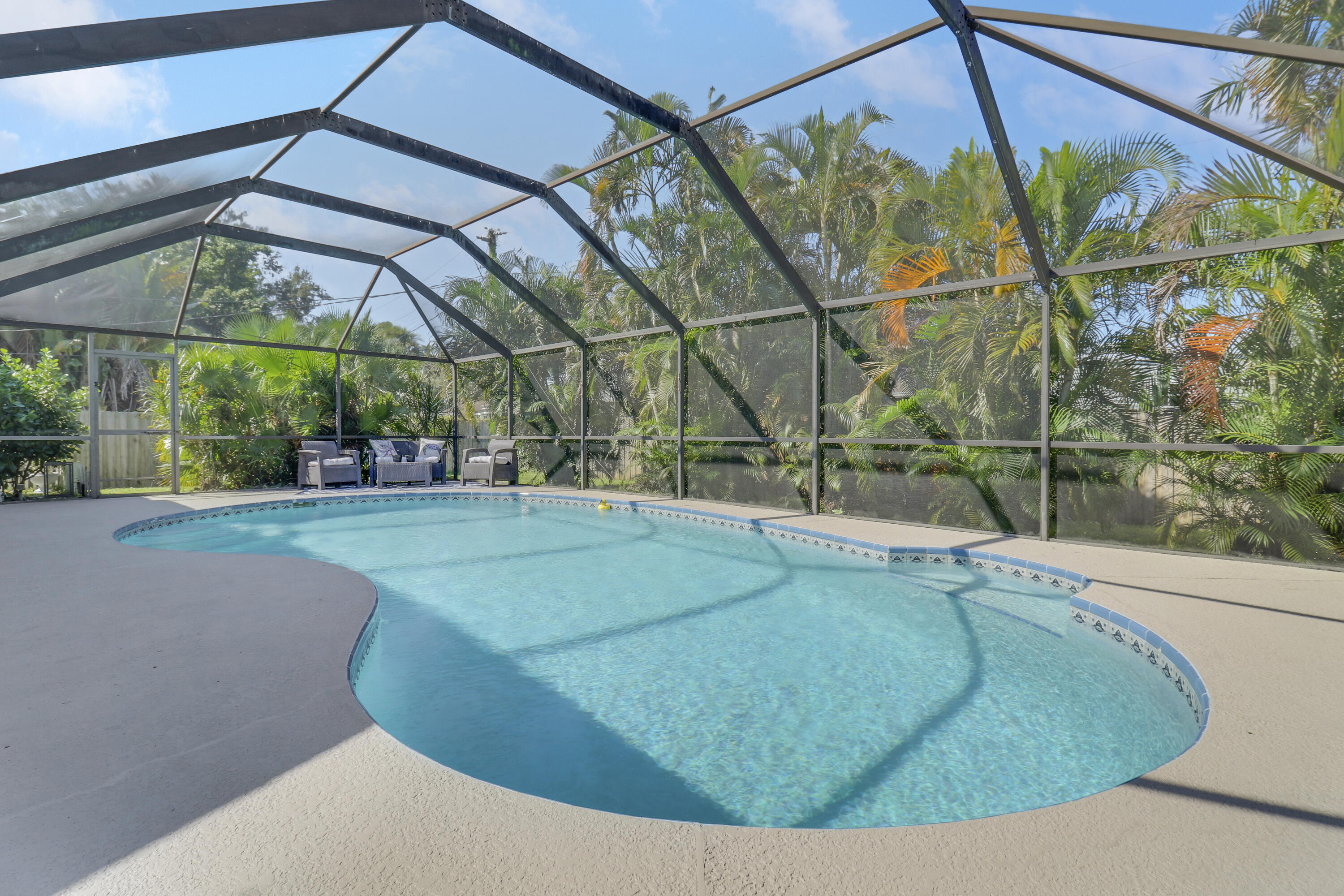 2556 SW Danbury Street