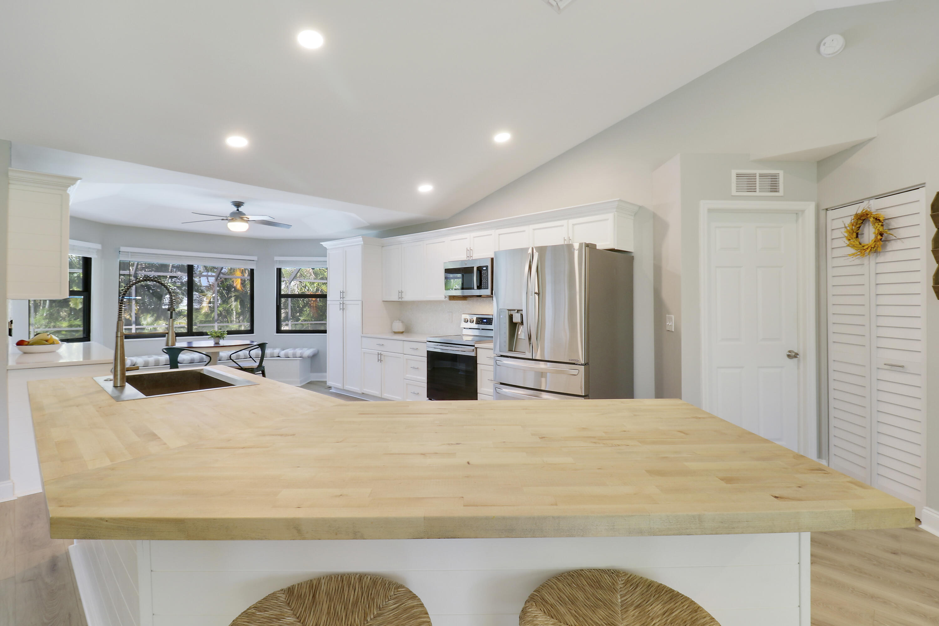 2556 SW Danbury Street