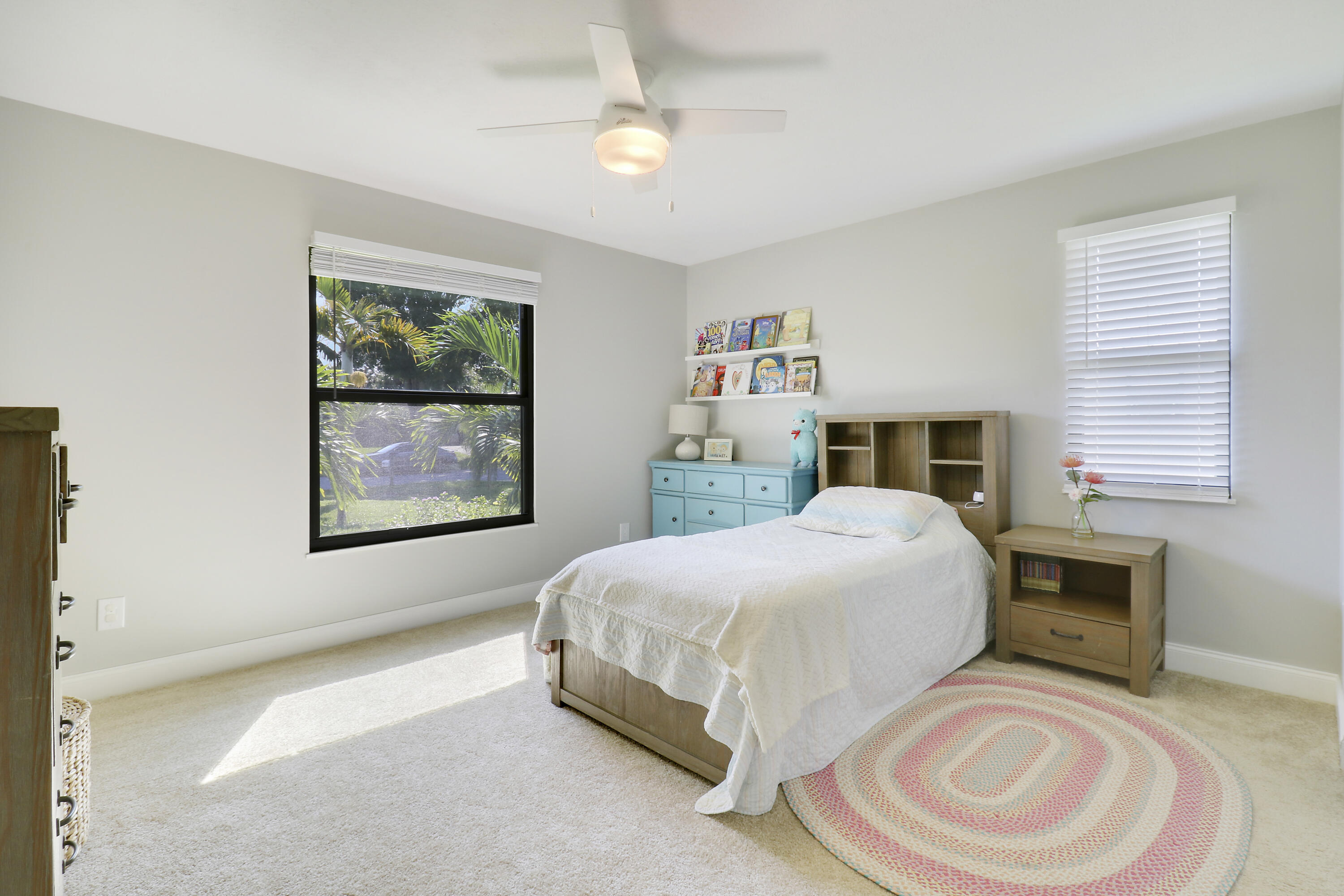 2556 SW Danbury Street