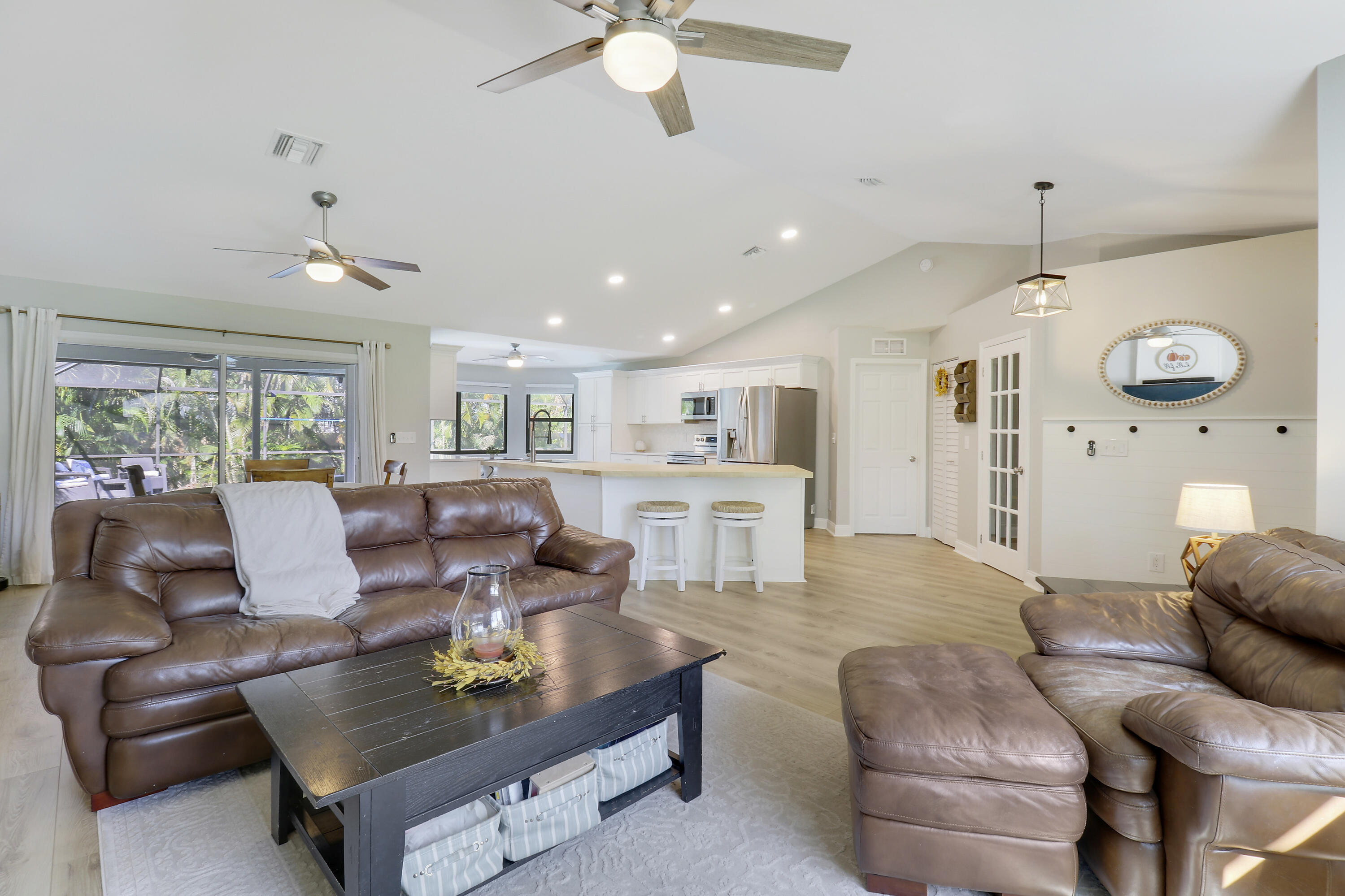 2556 SW Danbury Street