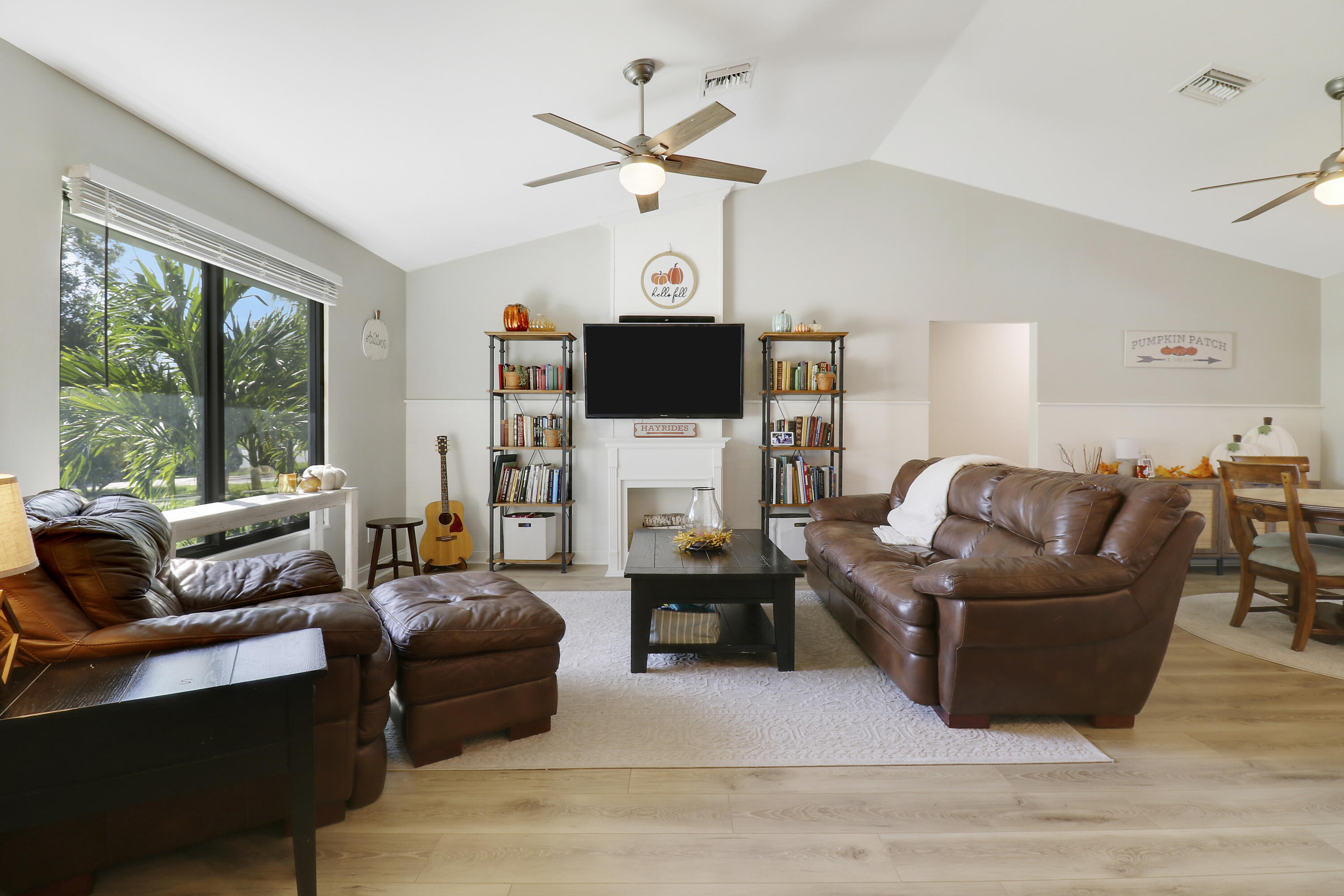 2556 SW Danbury Street