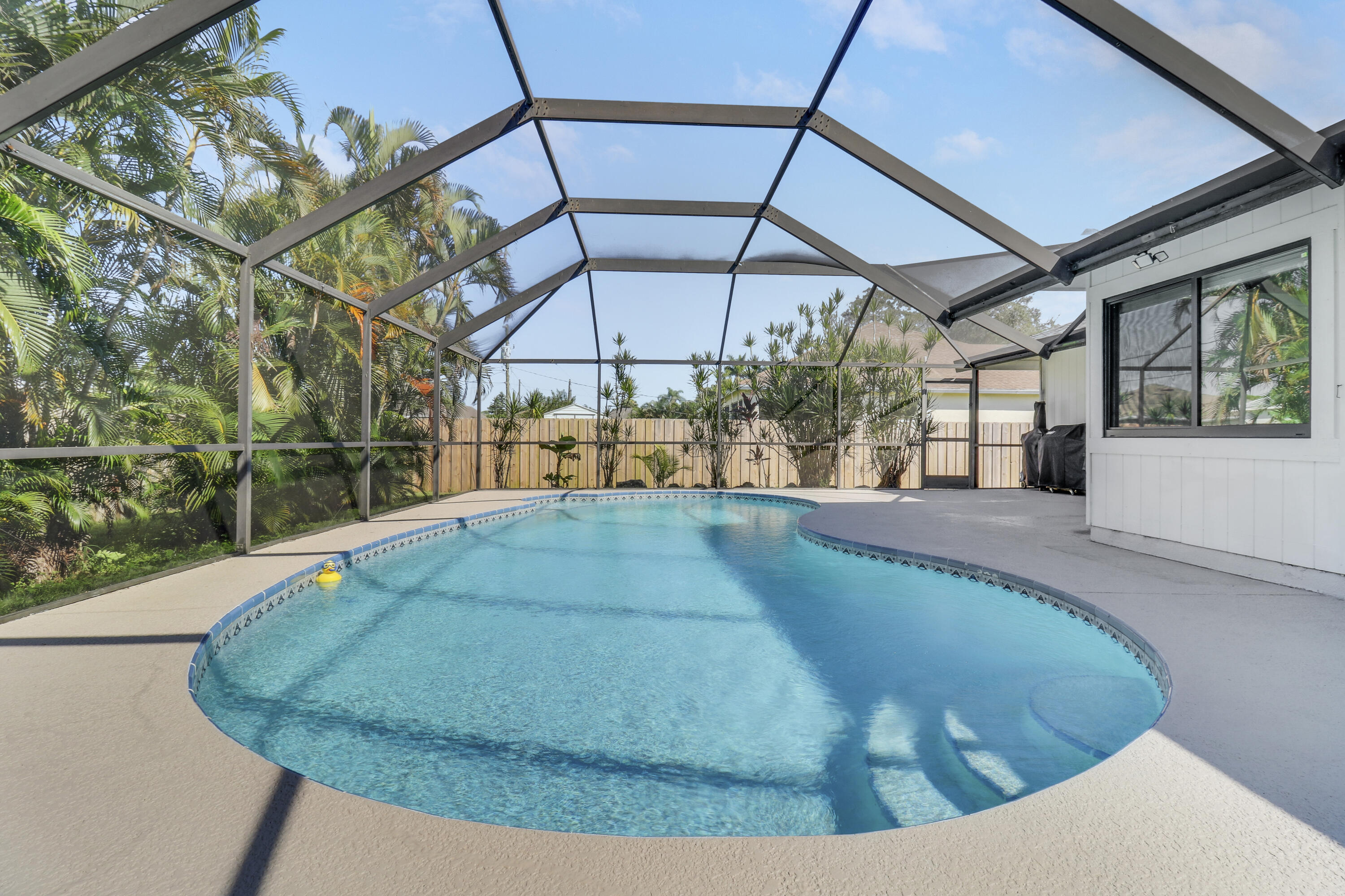 2556 SW Danbury Street