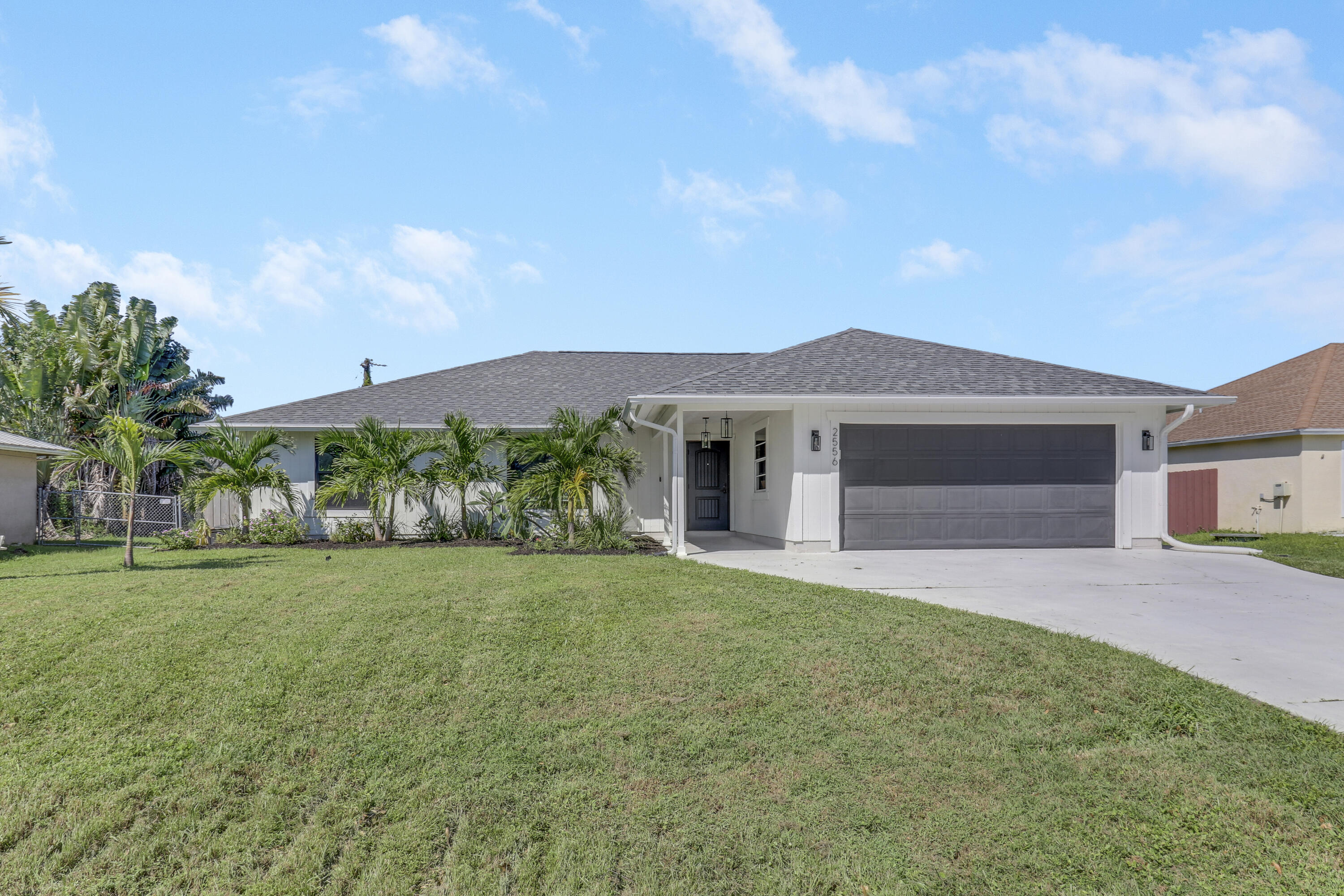 2556 SW Danbury Street