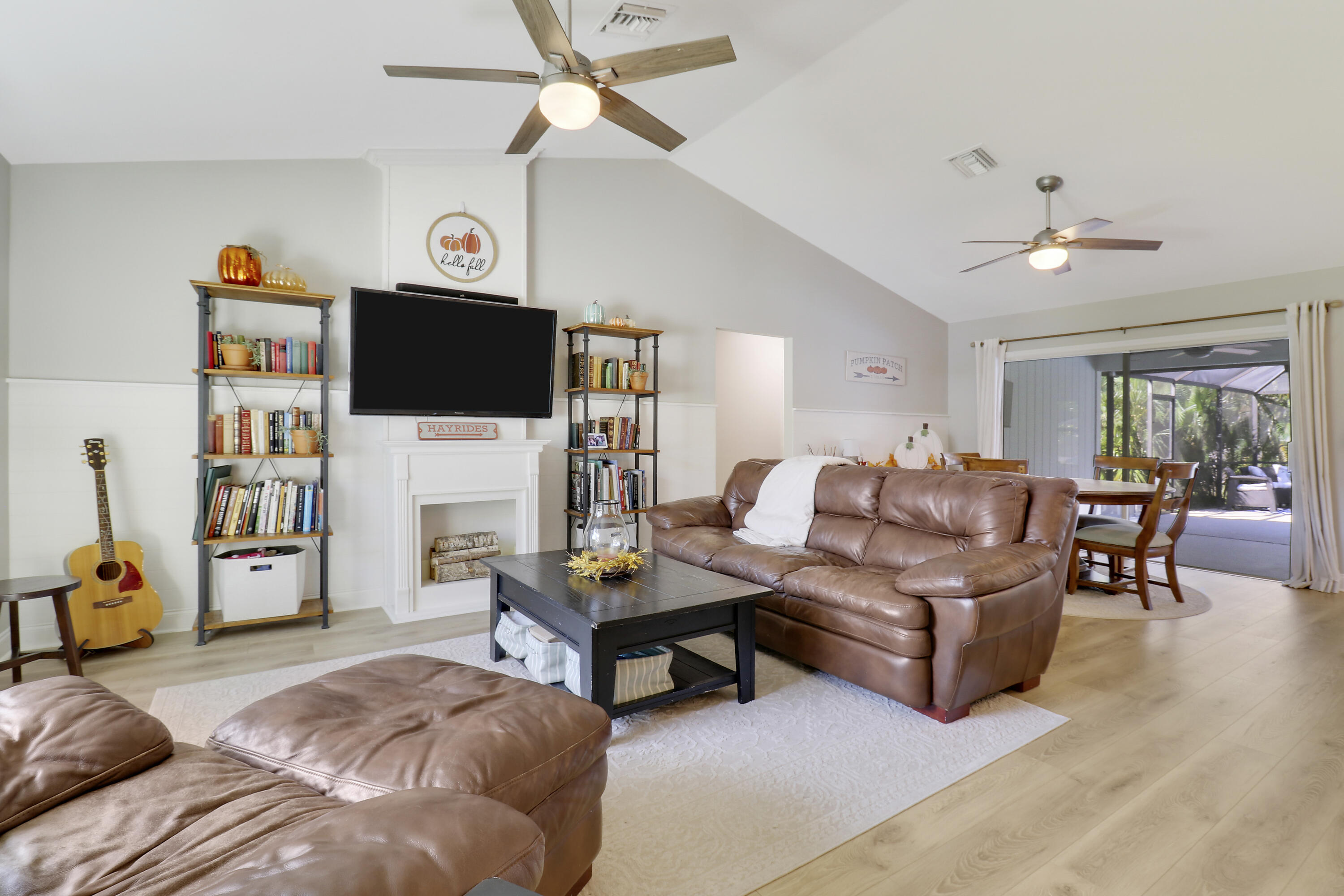 2556 SW Danbury Street